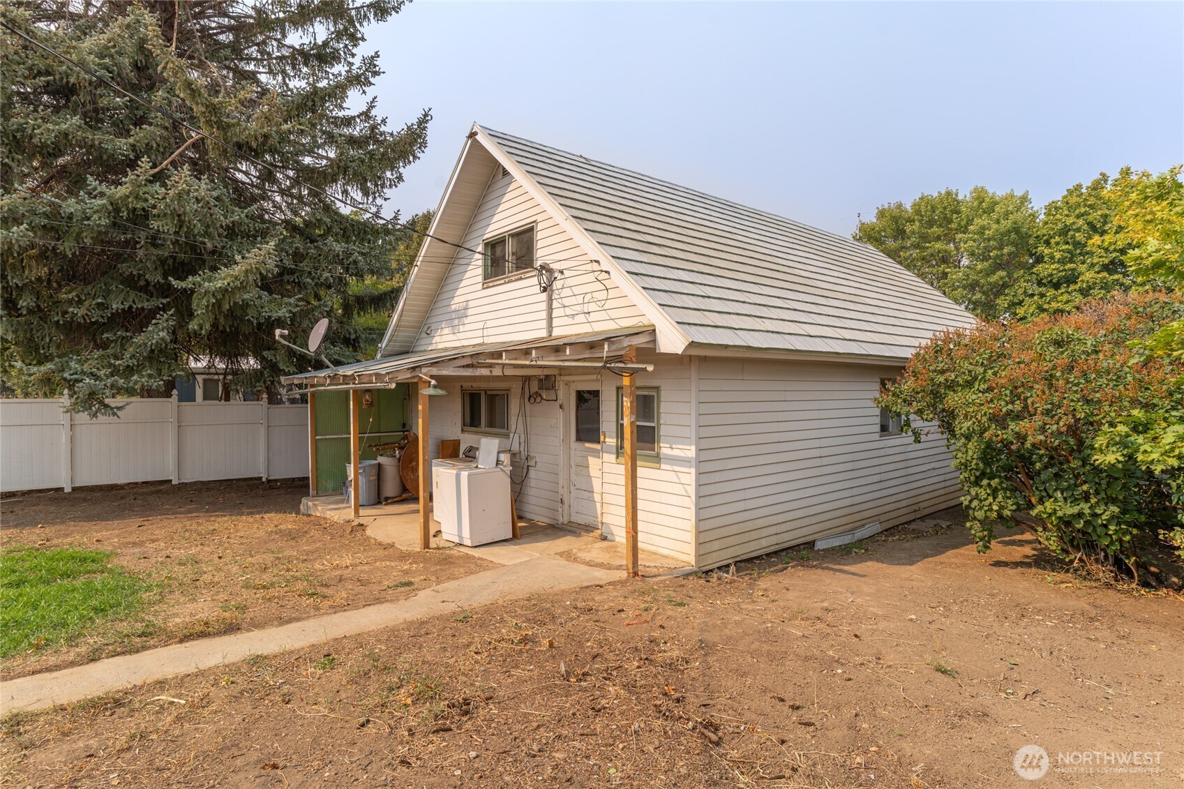 800 E Locust Street , Waterville, WA 98858-5838