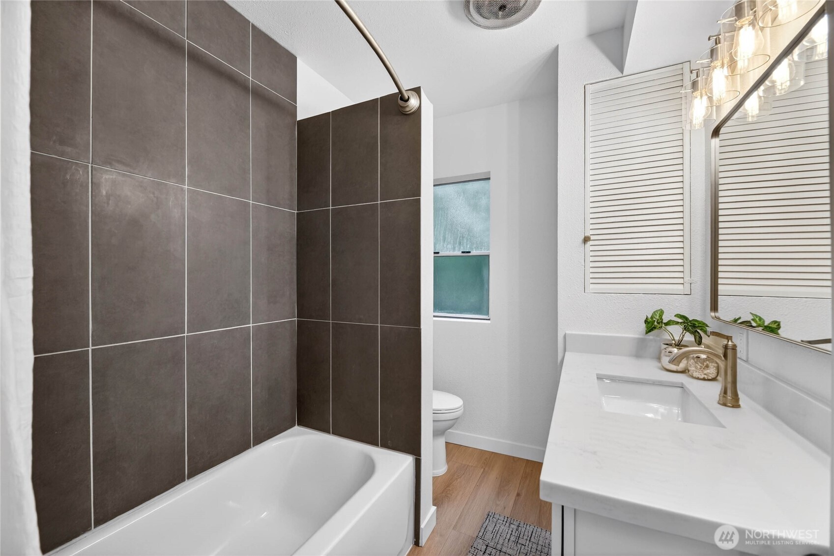 4515 SW Genesee Street , Seattle, WA 98116