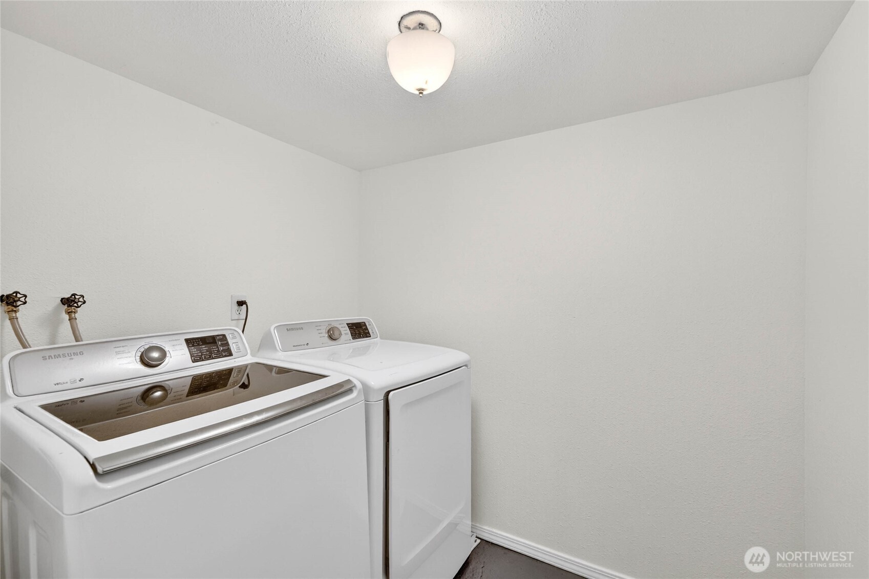 4515 SW Genesee Street , Seattle, WA 98116