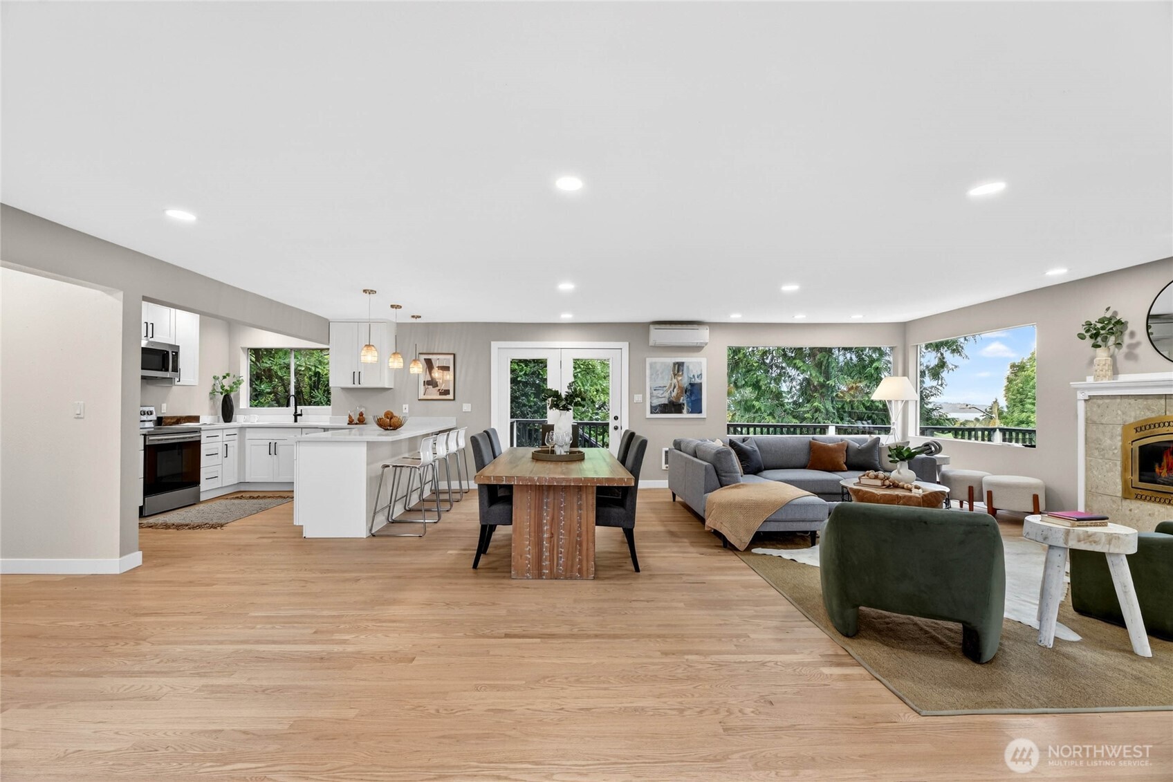 4515 SW Genesee Street , Seattle, WA 98116