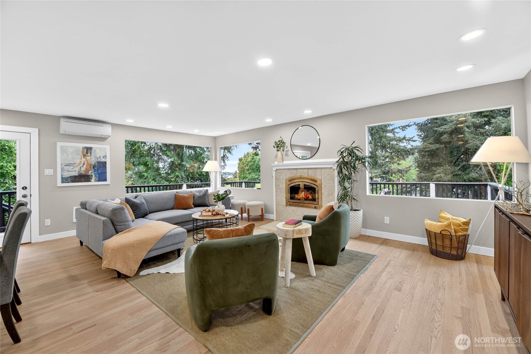 4515 SW Genesee Street , Seattle, WA 98116
