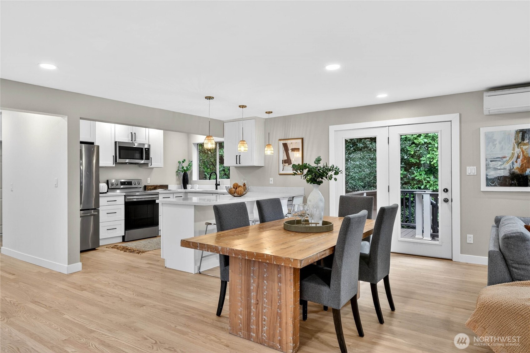 4515 SW Genesee Street , Seattle, WA 98116