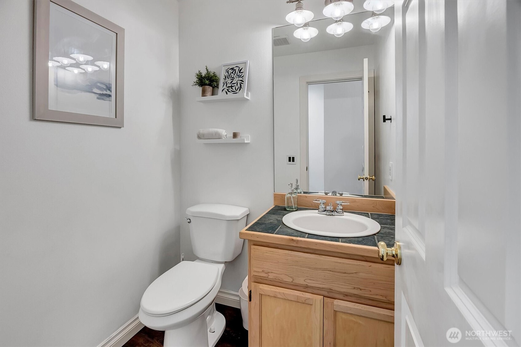 225 SE 10th Circle , North Bend, WA 98045