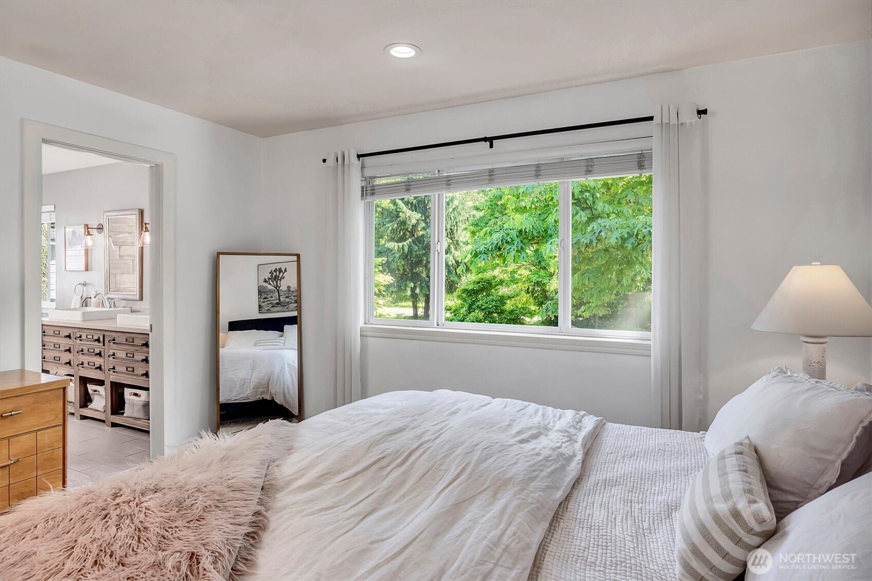 225 SE 10th Circle , North Bend, WA 98045