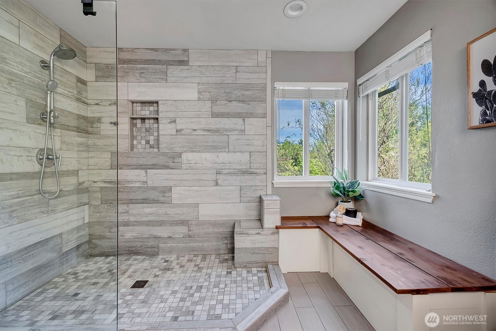 225 SE 10th Circle , North Bend, WA 98045