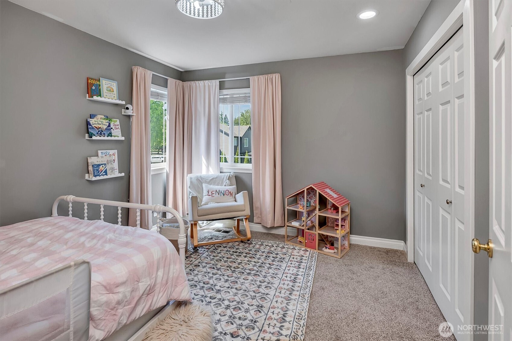 225 SE 10th Circle , North Bend, WA 98045