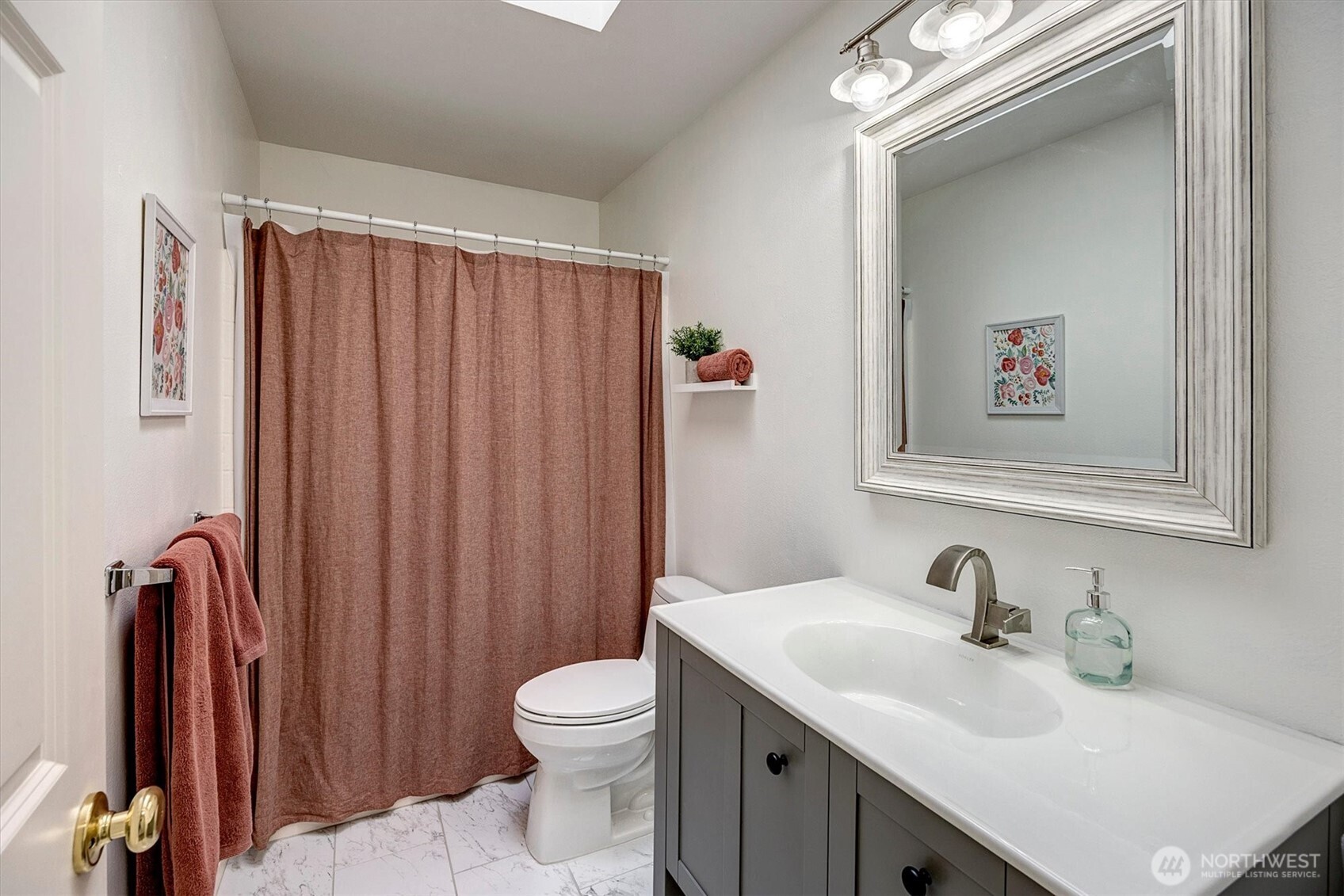 225 SE 10th Circle , North Bend, WA 98045