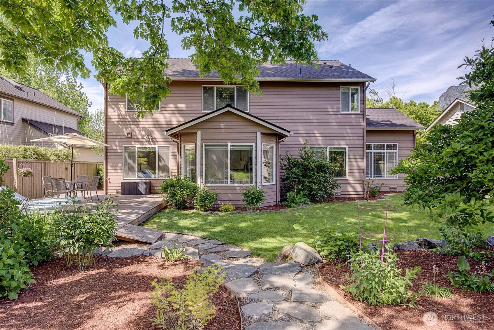 225 SE 10th Circle , North Bend, WA 98045