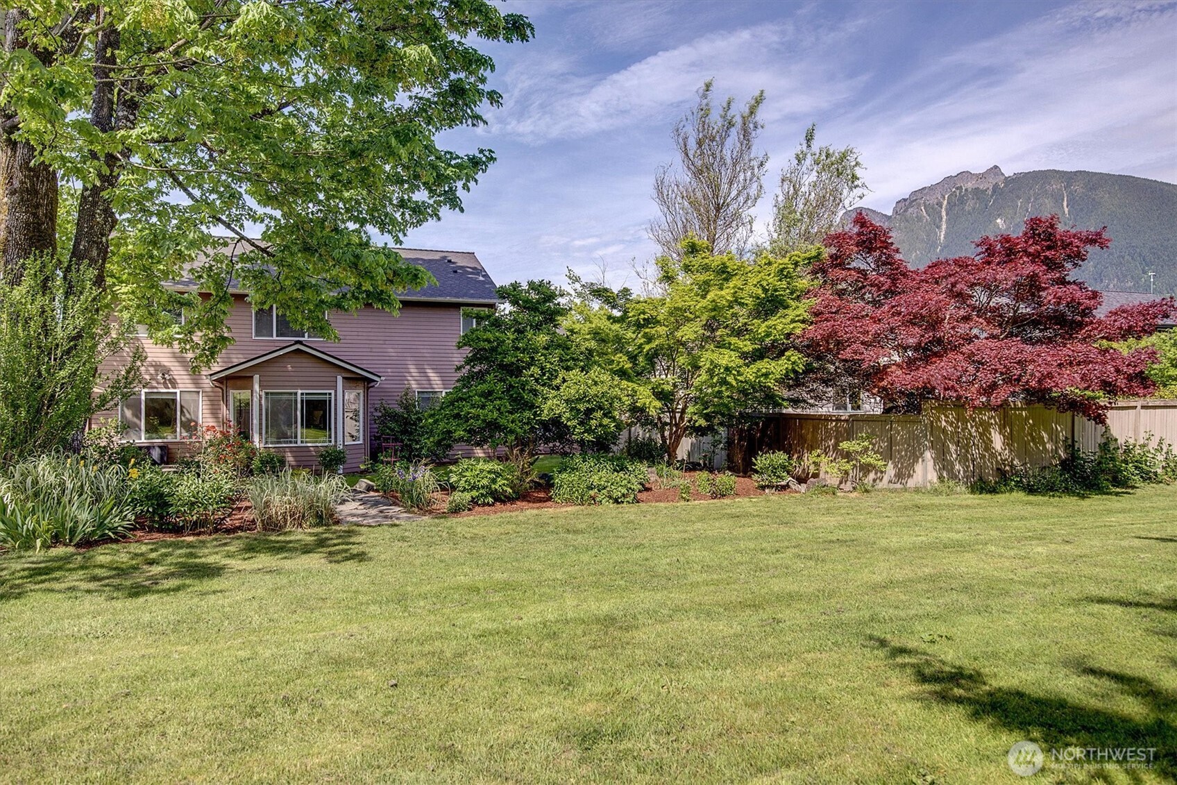 225 SE 10th Circle , North Bend, WA 98045
