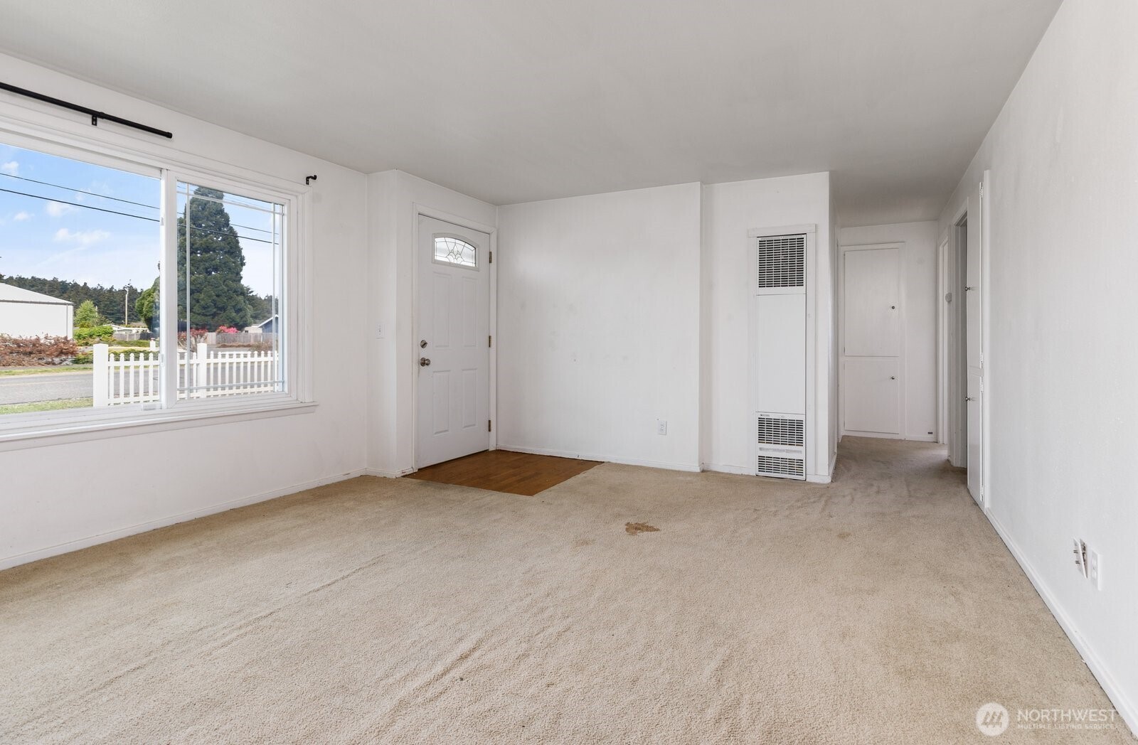 164 NE Ernst , Oak Harbor, WA 98277