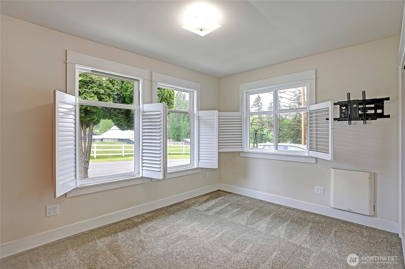 620 Moe Road , Camano Island, WA 98282