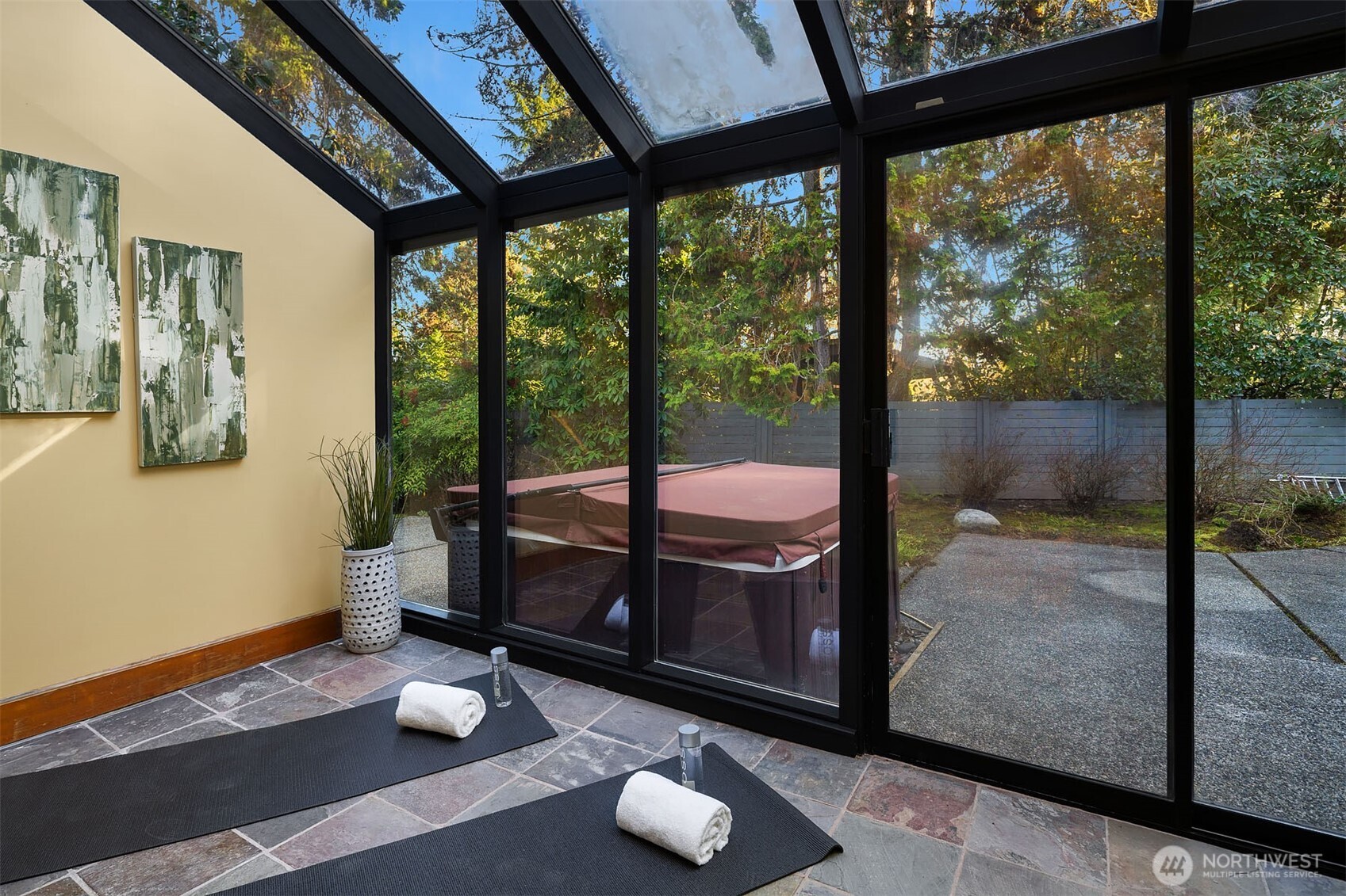 7816 NE 32nd Street , Medina, WA 98039