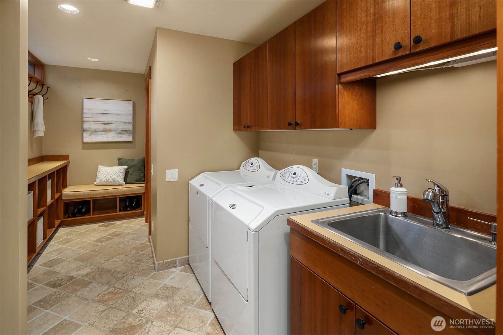 7816 NE 32nd Street , Medina, WA 98039