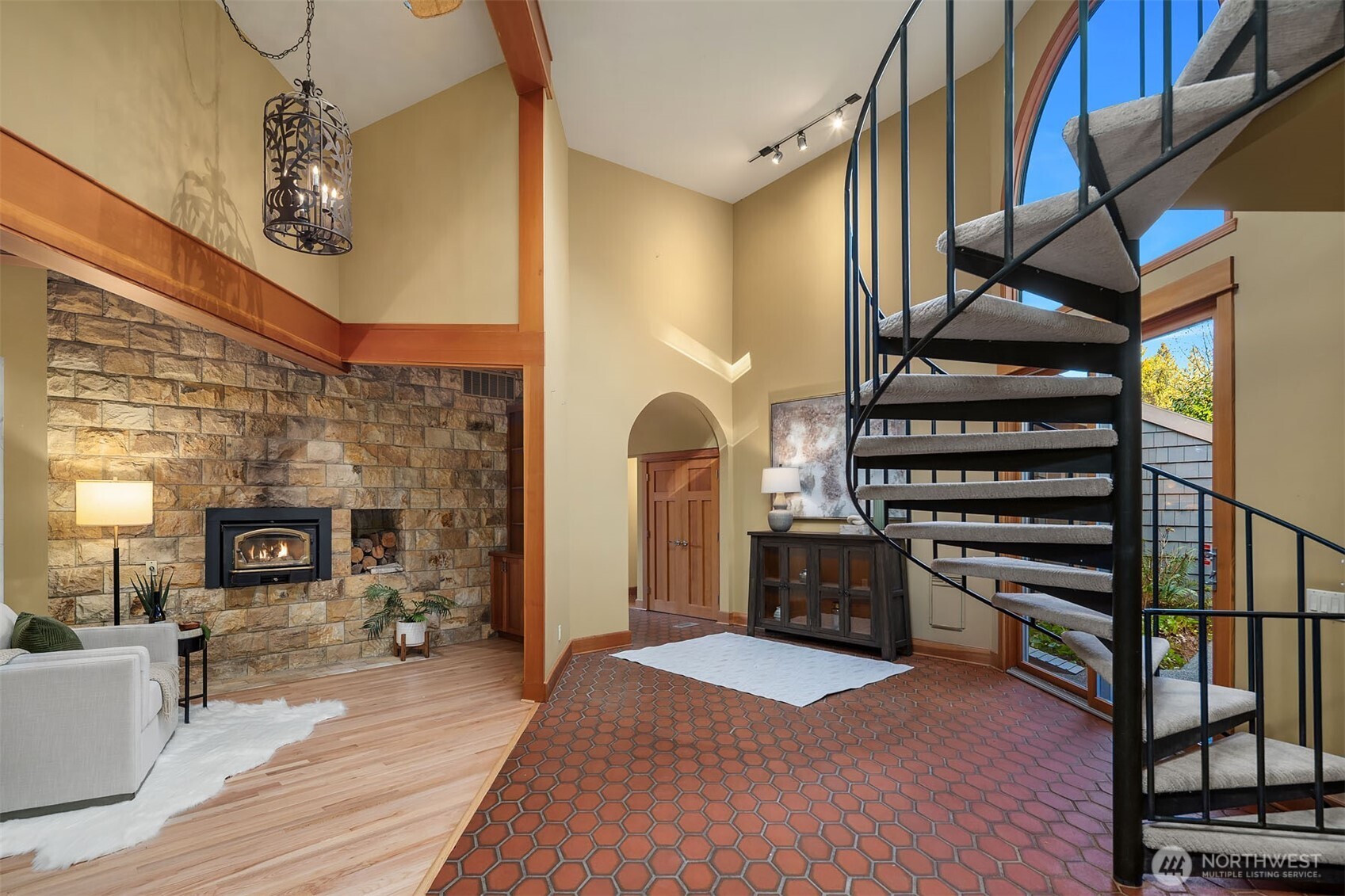 7816 NE 32nd Street , Medina, WA 98039