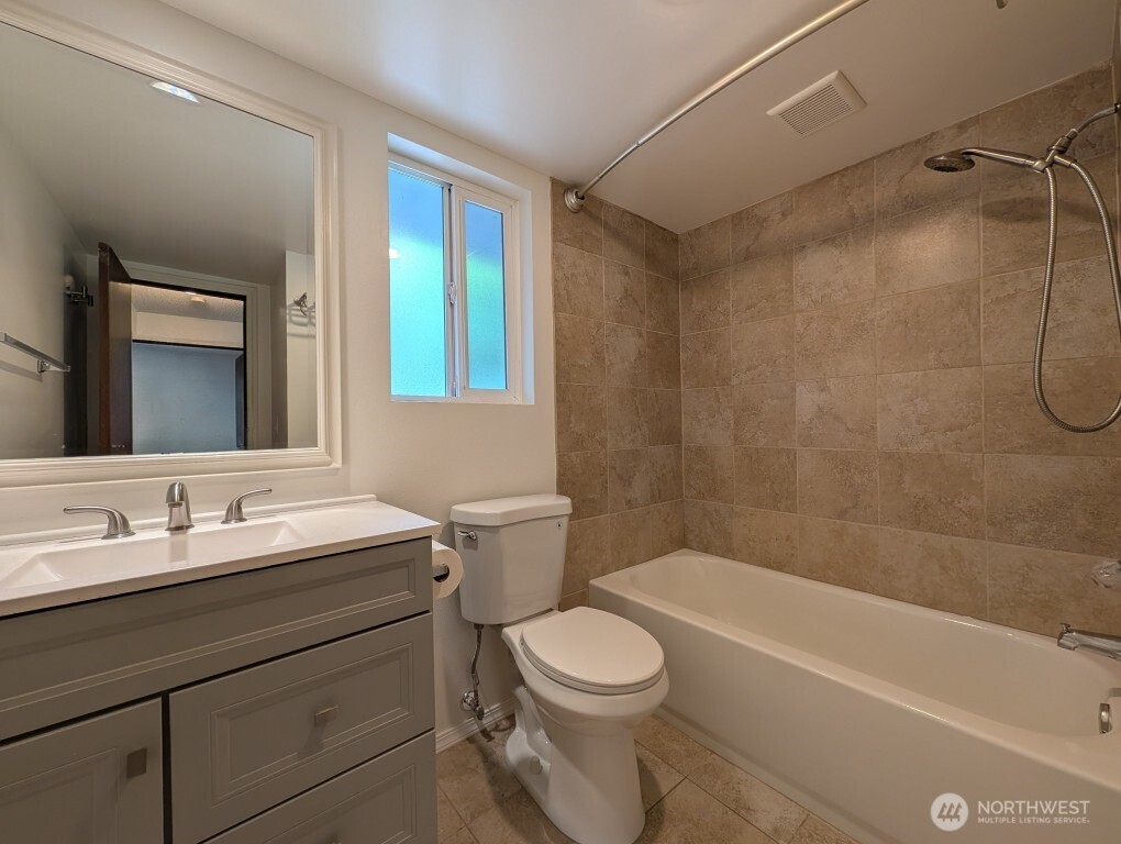 18249 24th Avenue NE, Shoreline, WA 98155