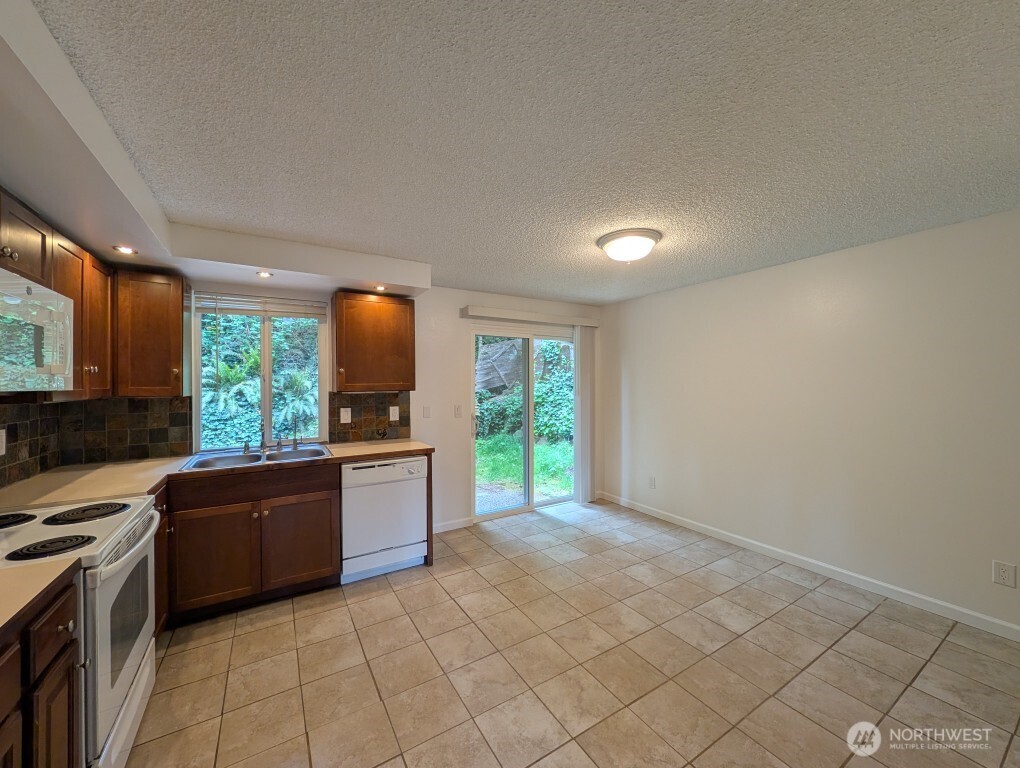 18249 24th Avenue NE, Shoreline, WA 98155