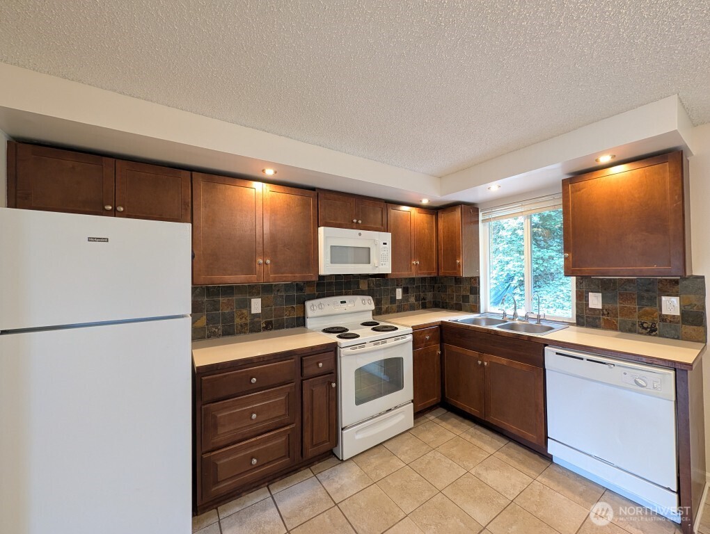 18249 24th Avenue NE, Shoreline, WA 98155