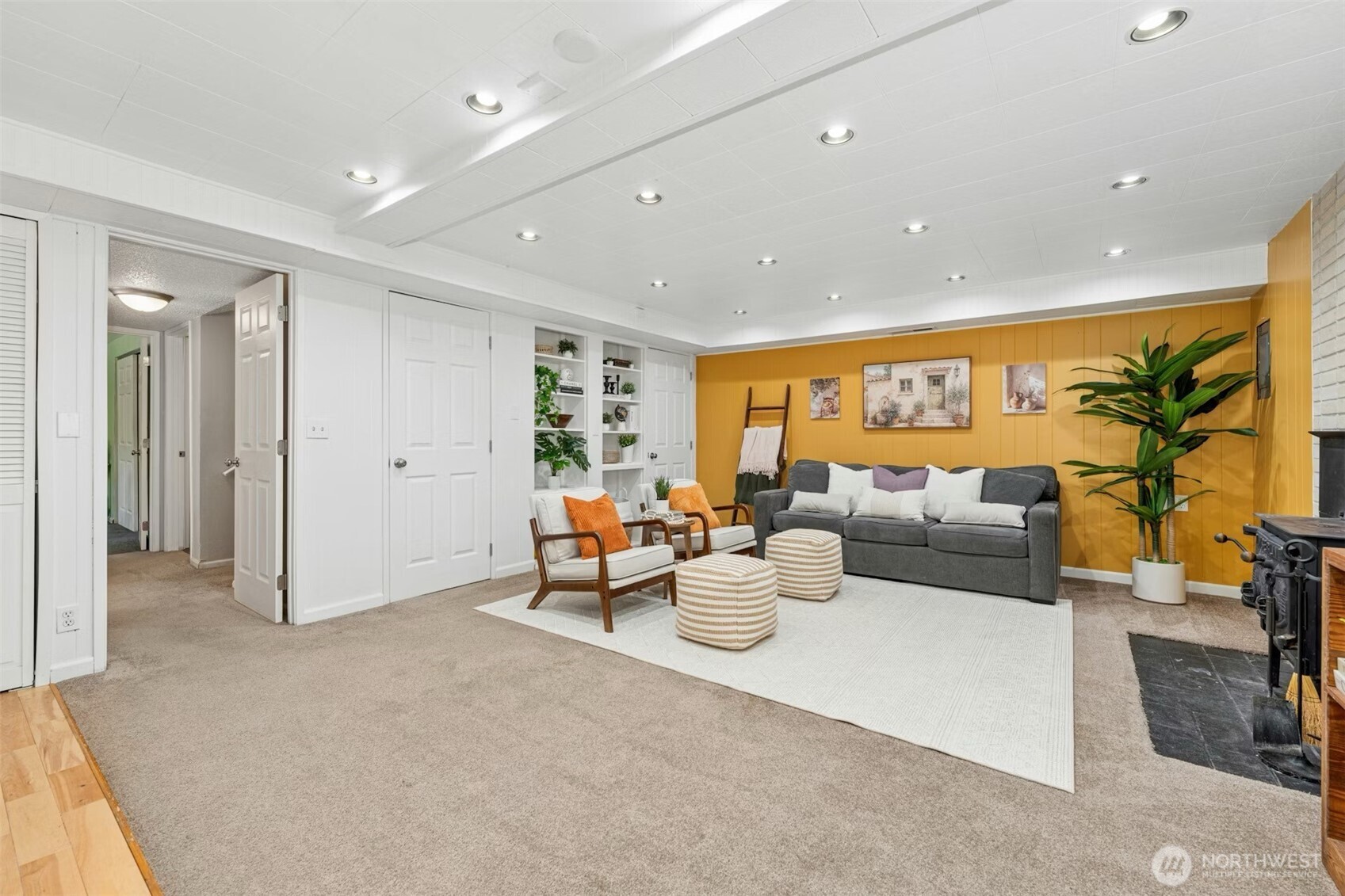 711 Eagle Cliff Rd NE, Bainbridge Island, WA 98110
