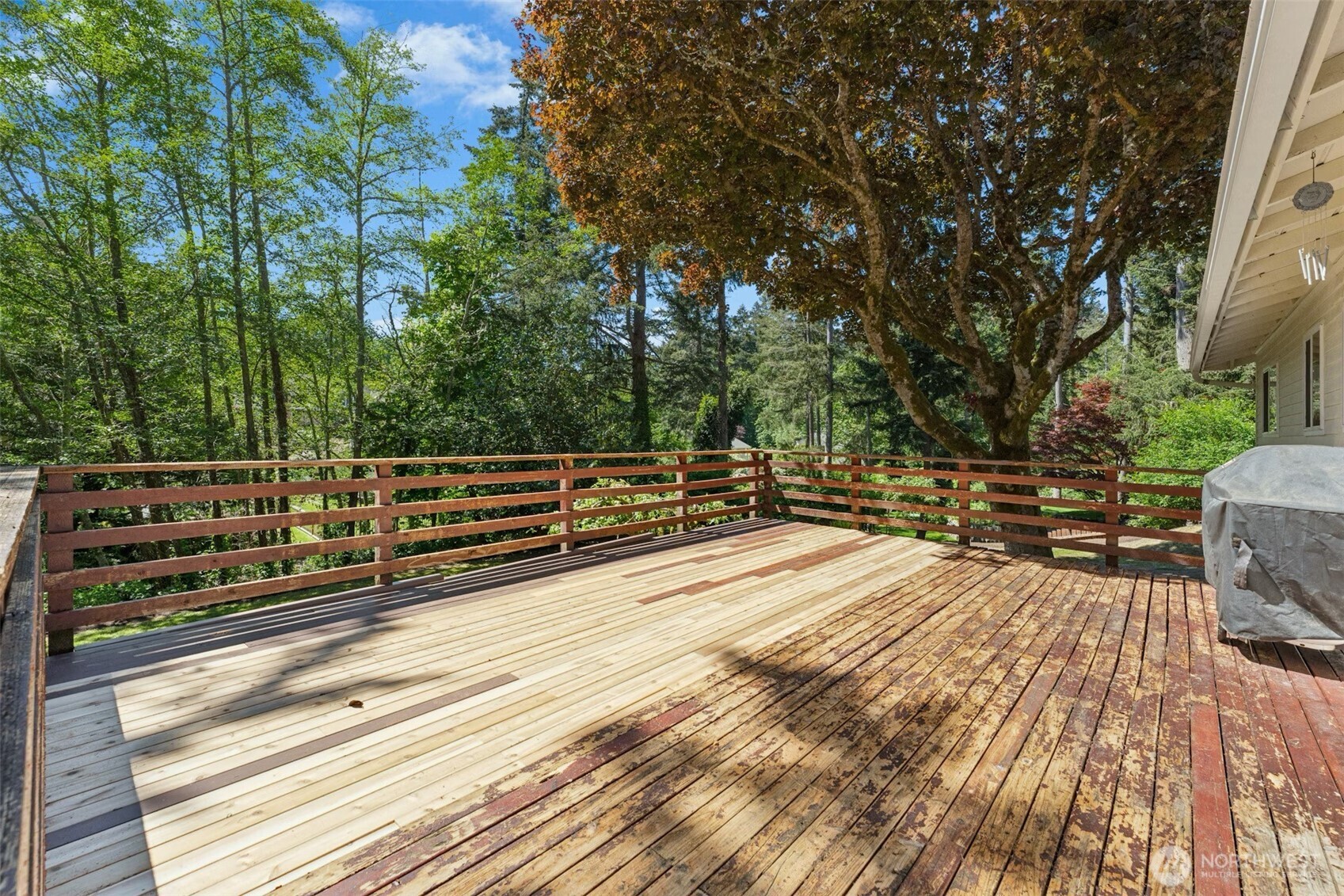 711 Eagle Cliff Rd NE, Bainbridge Island, WA 98110