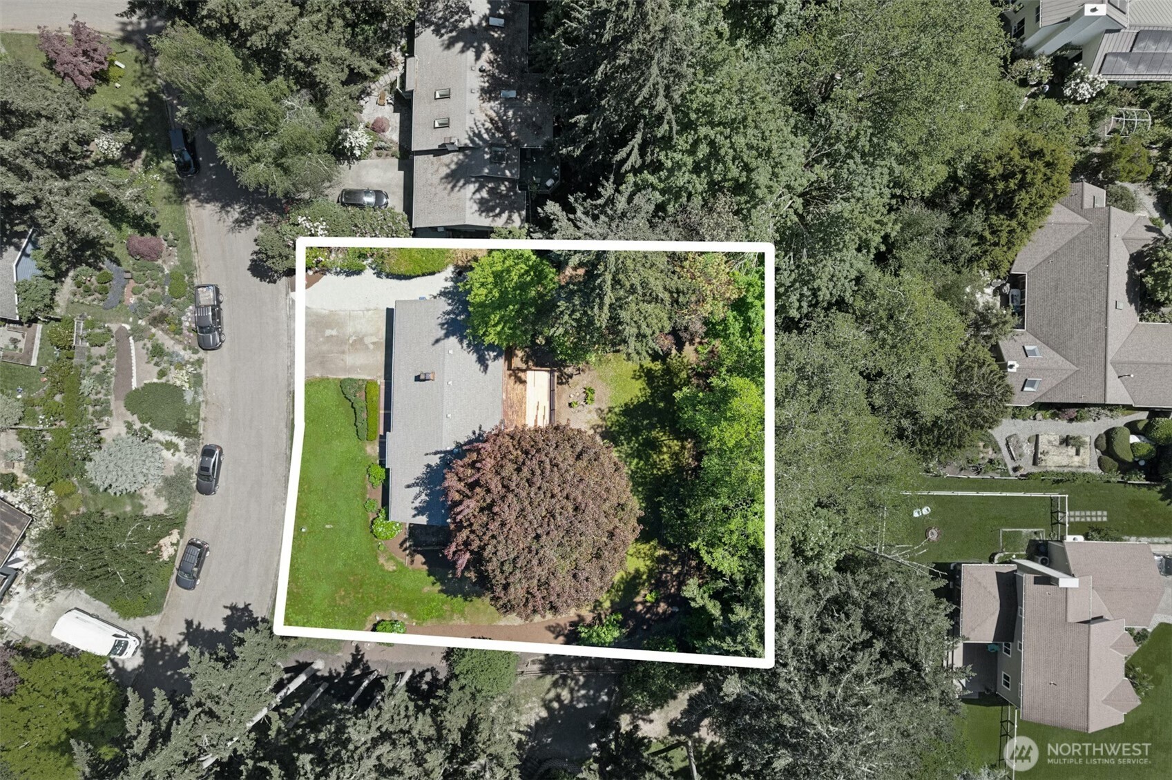 711 Eagle Cliff Rd NE, Bainbridge Island, WA 98110