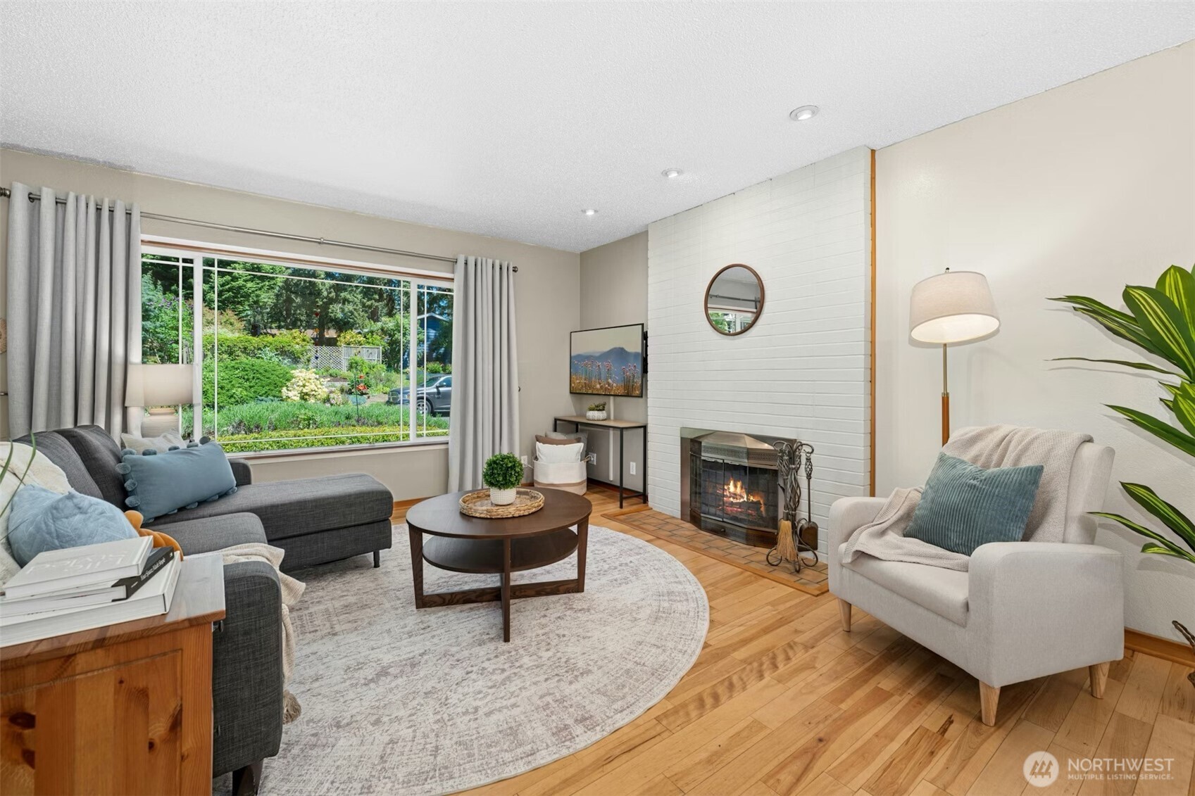 711 Eagle Cliff Rd NE, Bainbridge Island, WA 98110