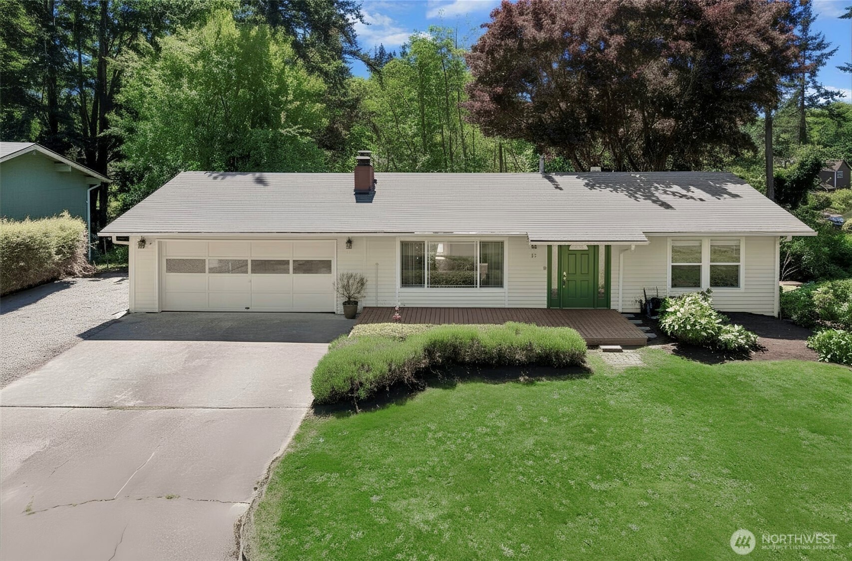 711 Eagle Cliff Rd NE, Bainbridge Island, WA 98110
