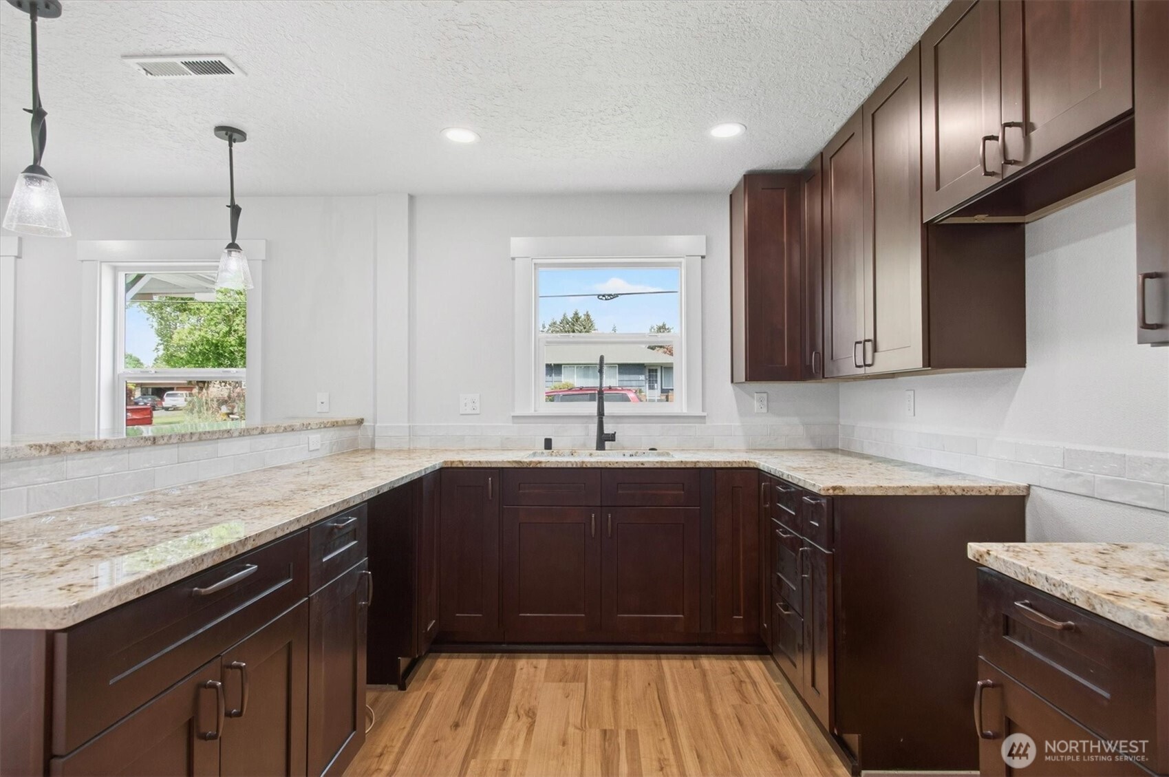 3 Pacific Place , Longview, WA 98632