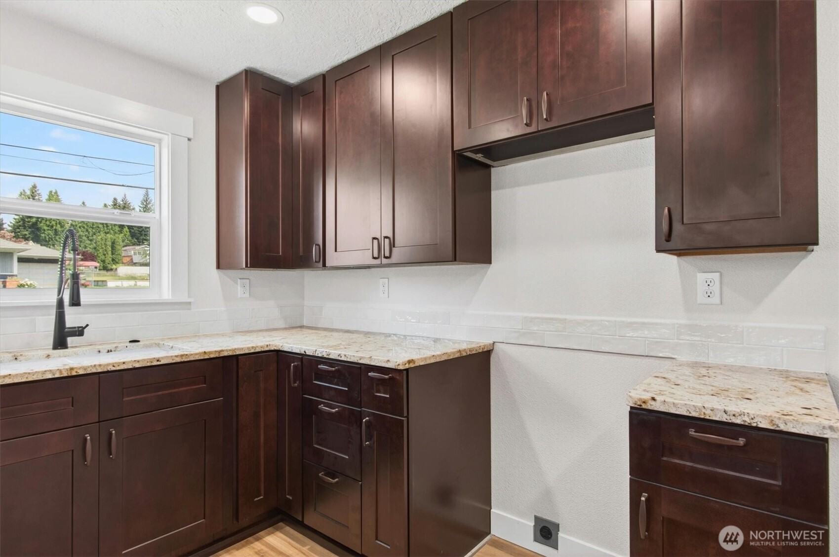 3 Pacific Place , Longview, WA 98632