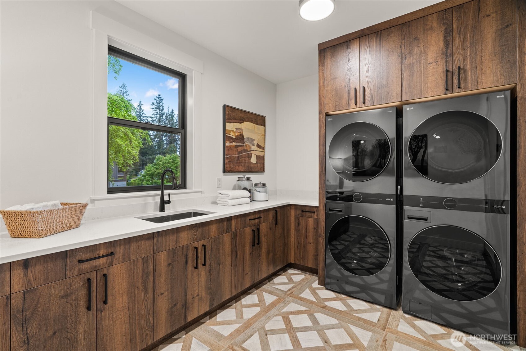 15327 SE 22nd Street , Bellevue, WA 98008