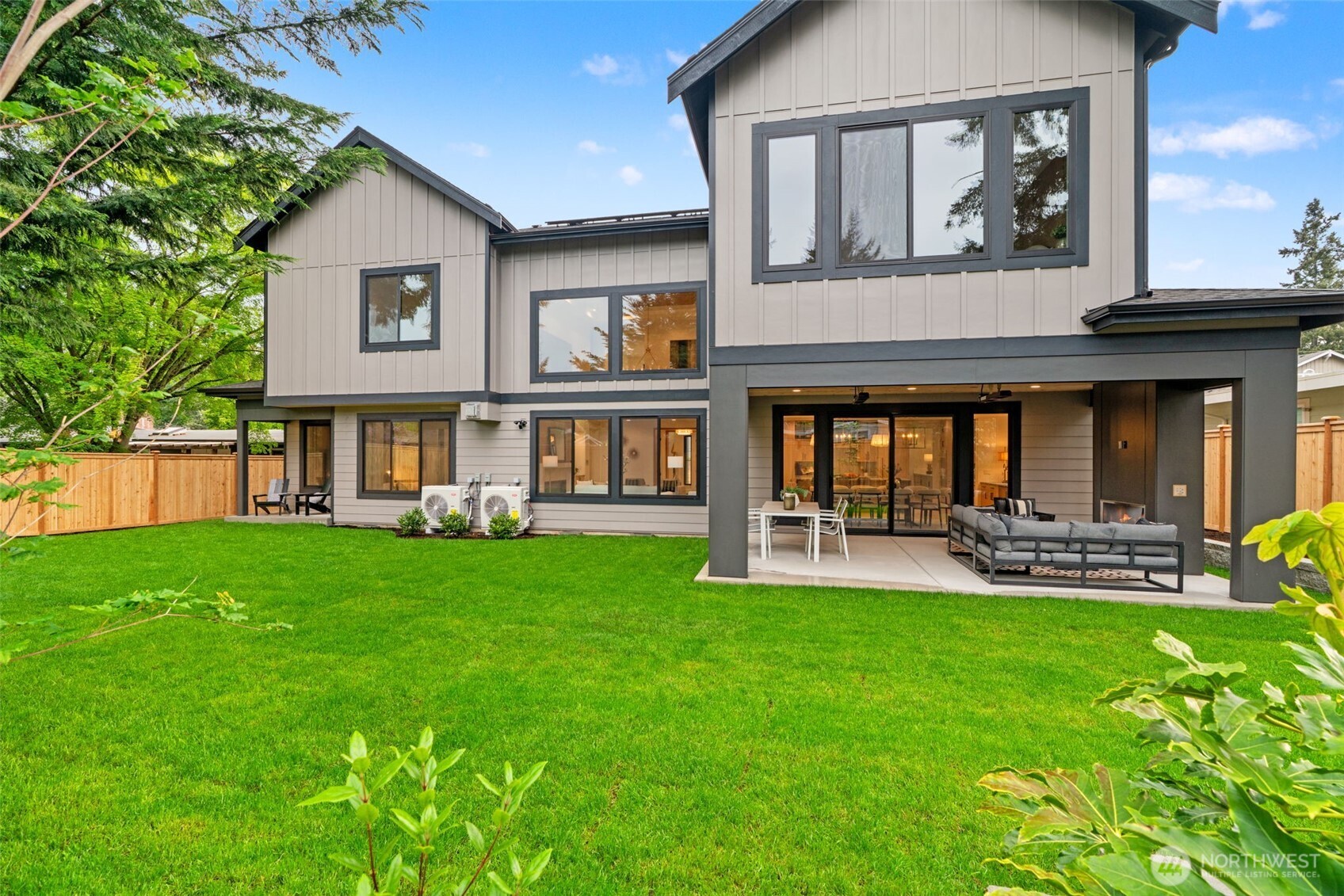 15327 SE 22nd Street , Bellevue, WA 98008