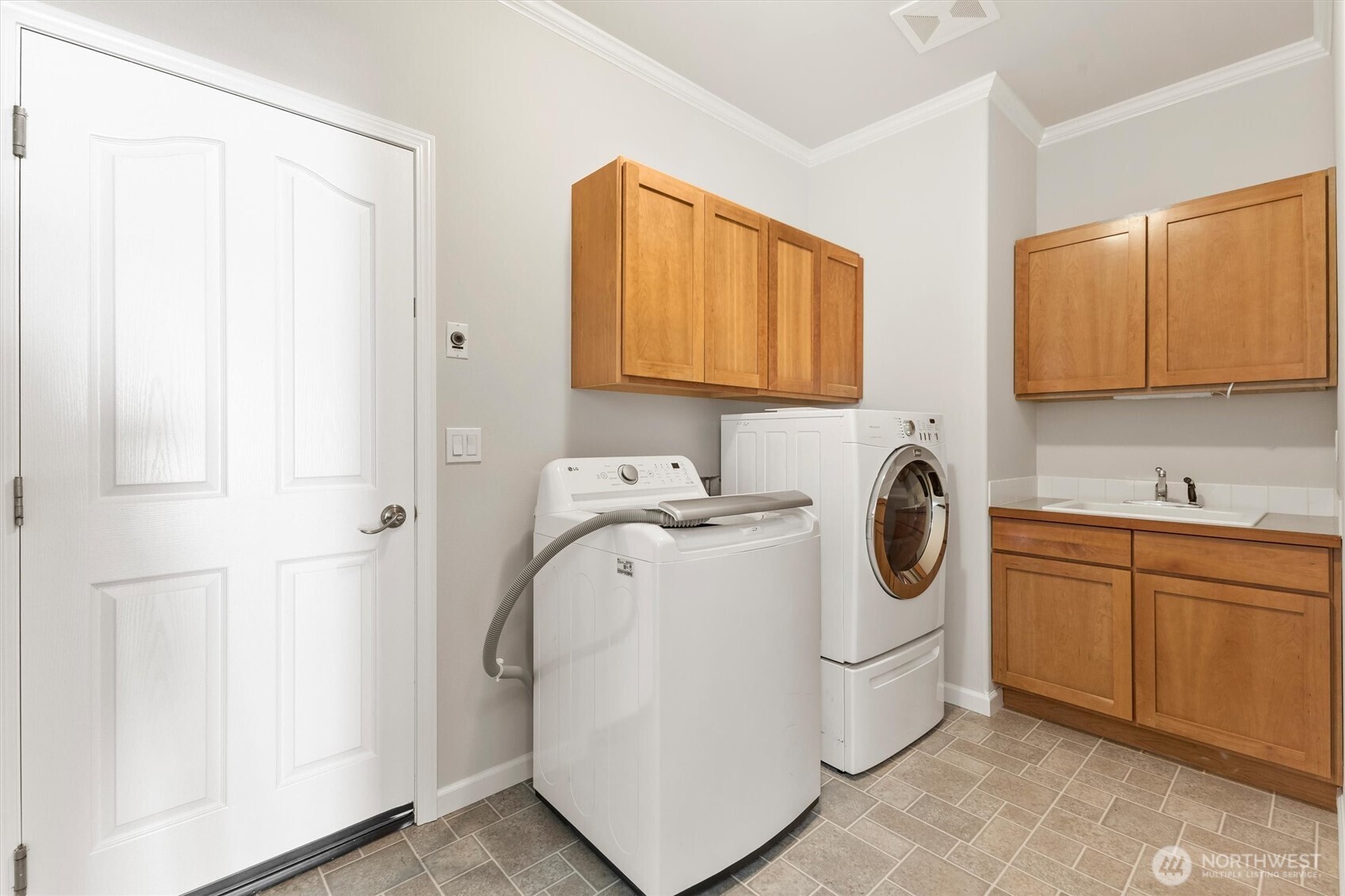 1149 Aaron Drive #B, Lynden, WA 98264