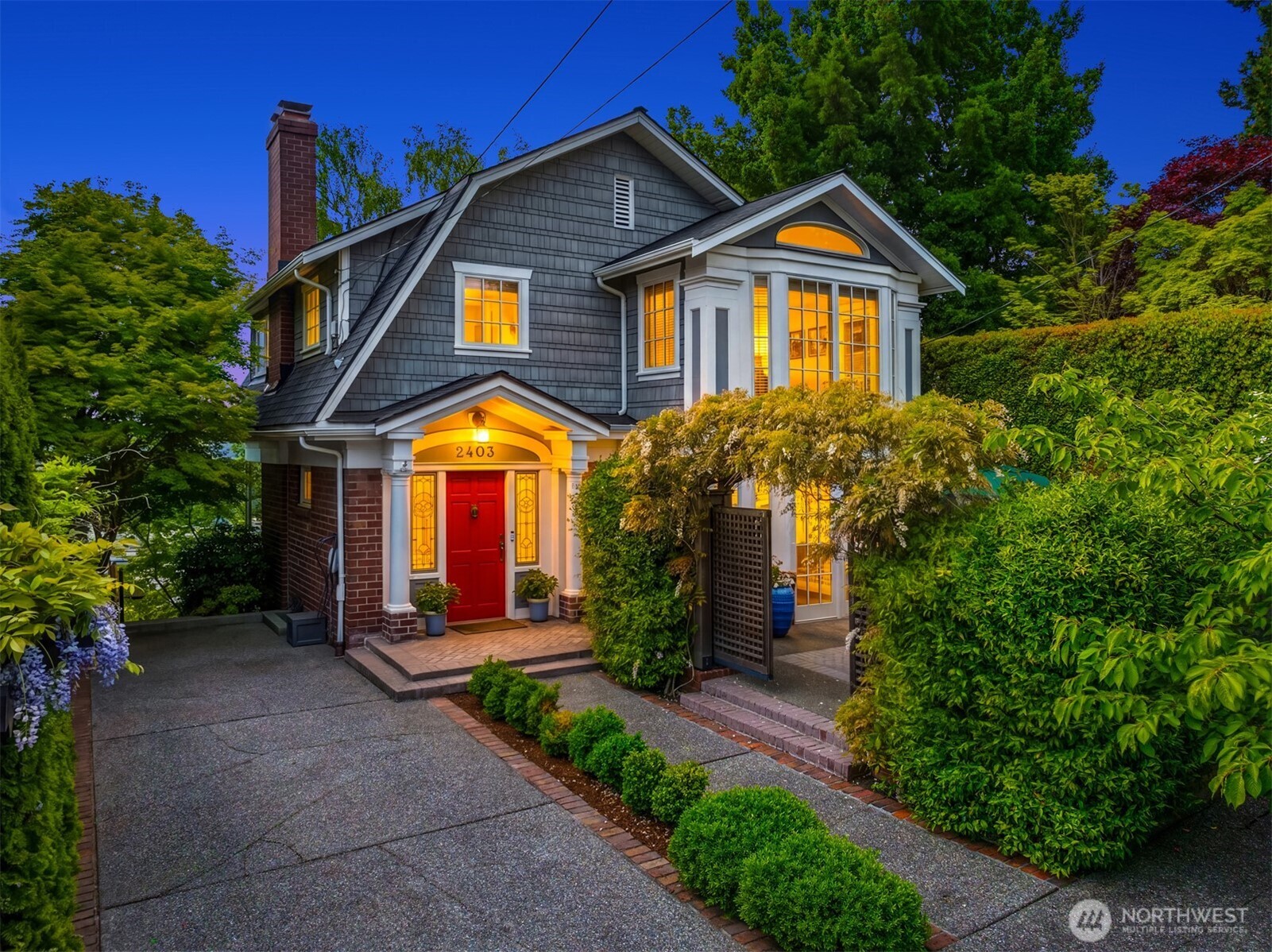 2403 11th Avenue W, Seattle, WA 98119-2501
