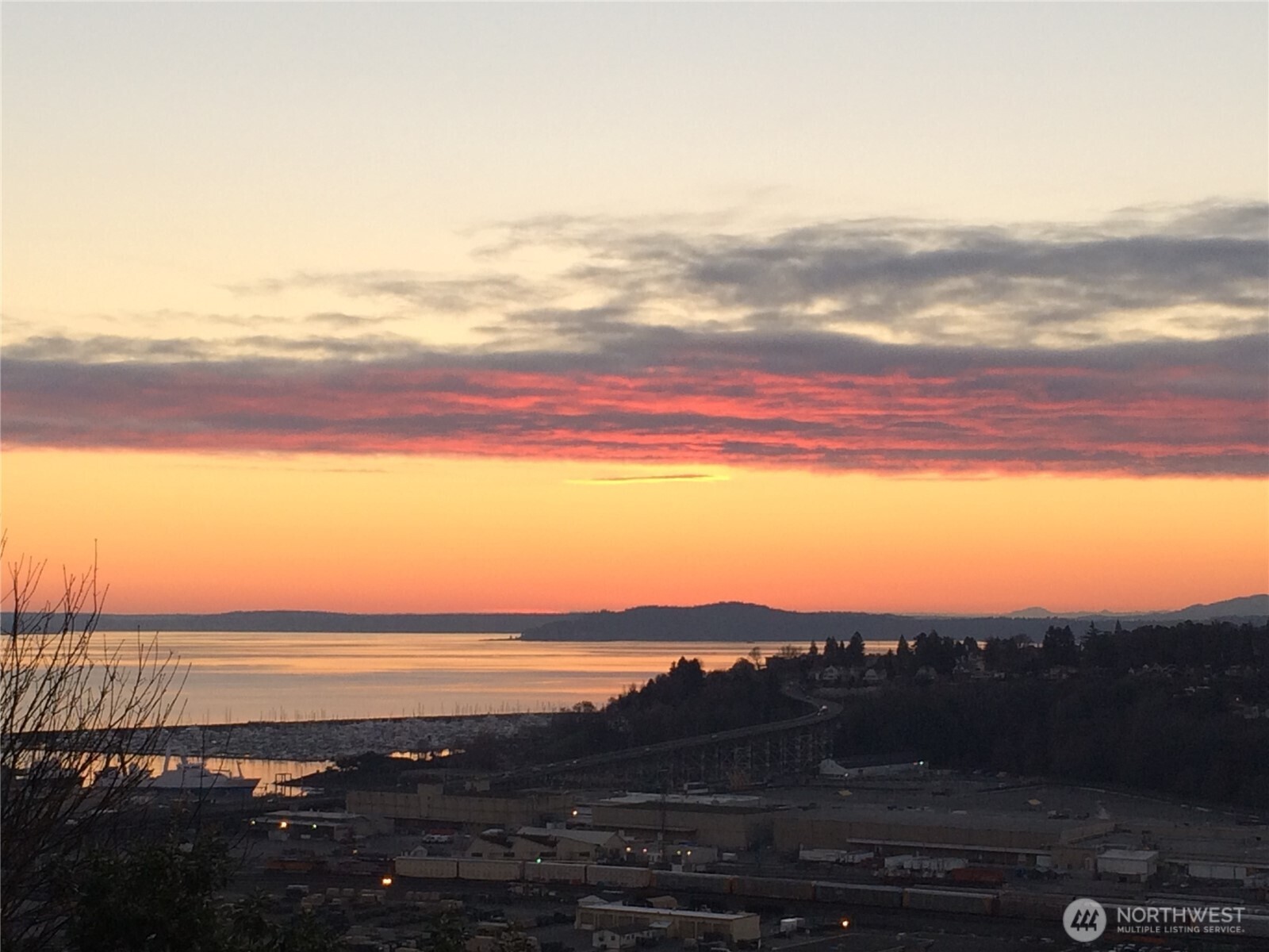 2403 11th Avenue W, Seattle, WA 98119-2501
