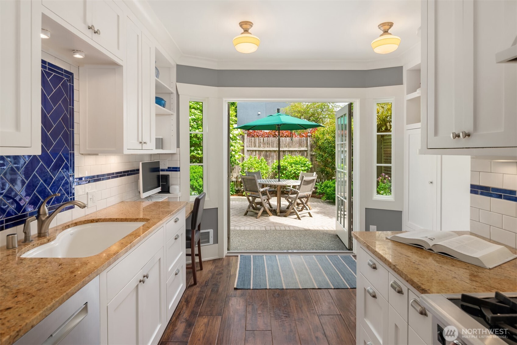 2403 11th Avenue W, Seattle, WA 98119-2501