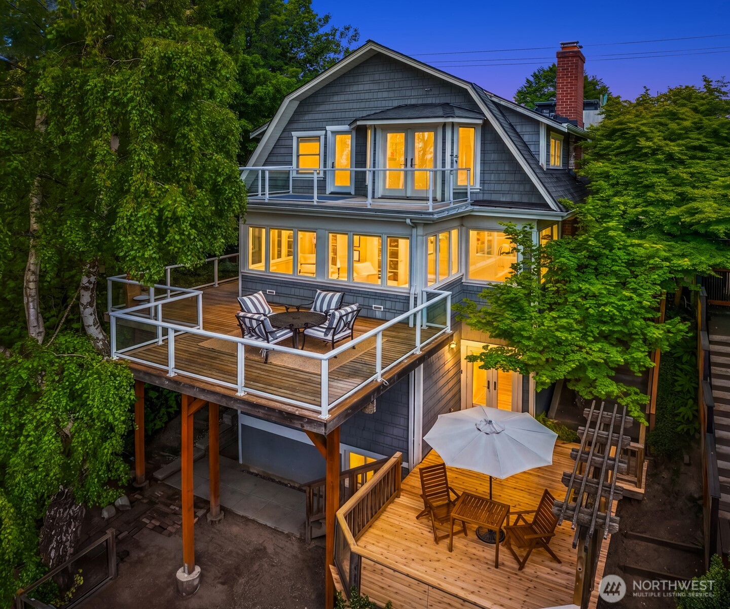 2403 11th Avenue W, Seattle, WA 98119-2501