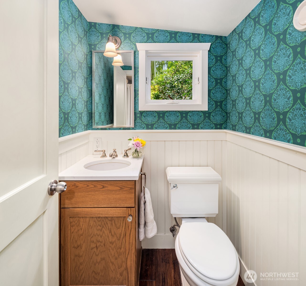2403 11th Avenue W, Seattle, WA 98119-2501
