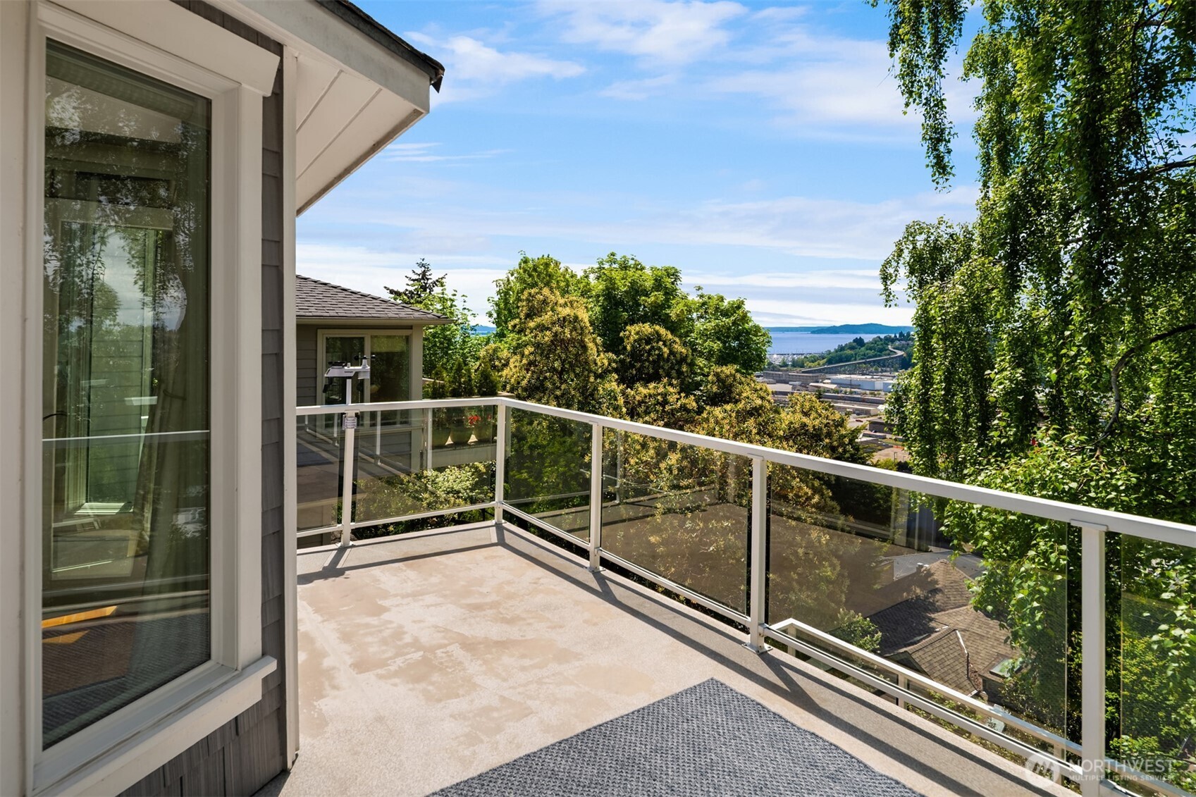 2403 11th Avenue W, Seattle, WA 98119-2501