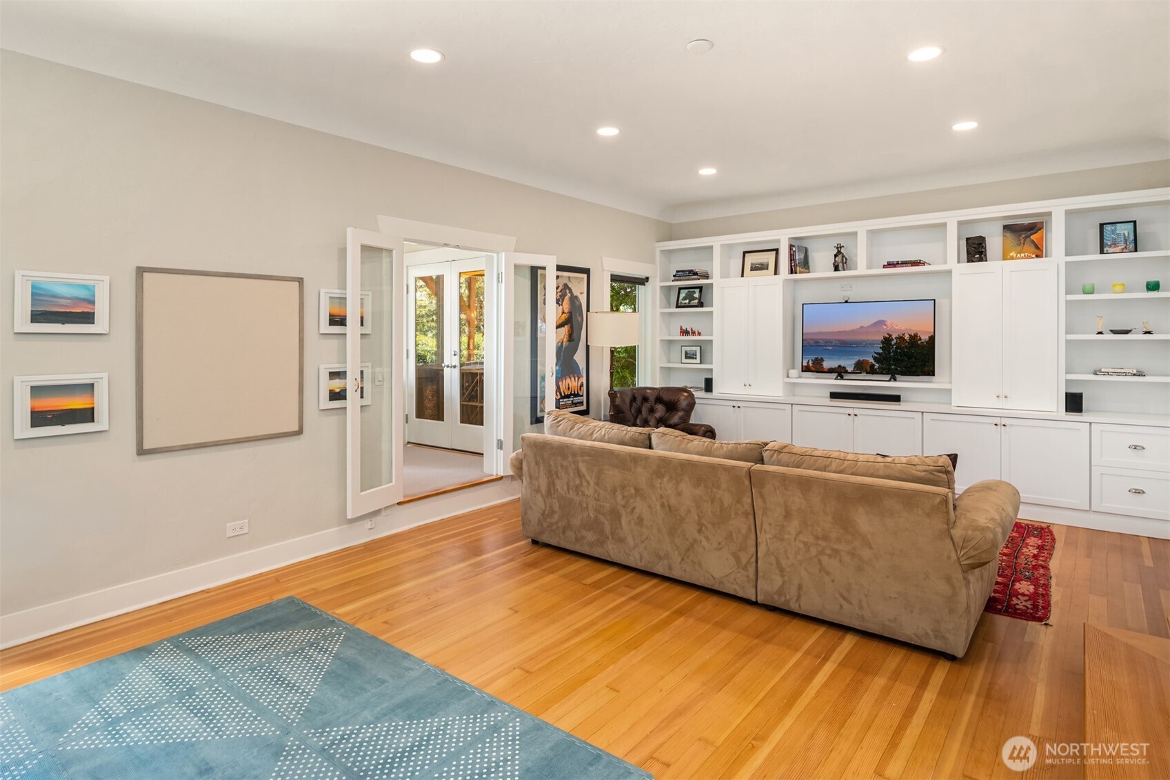 2403 11th Avenue W, Seattle, WA 98119-2501
