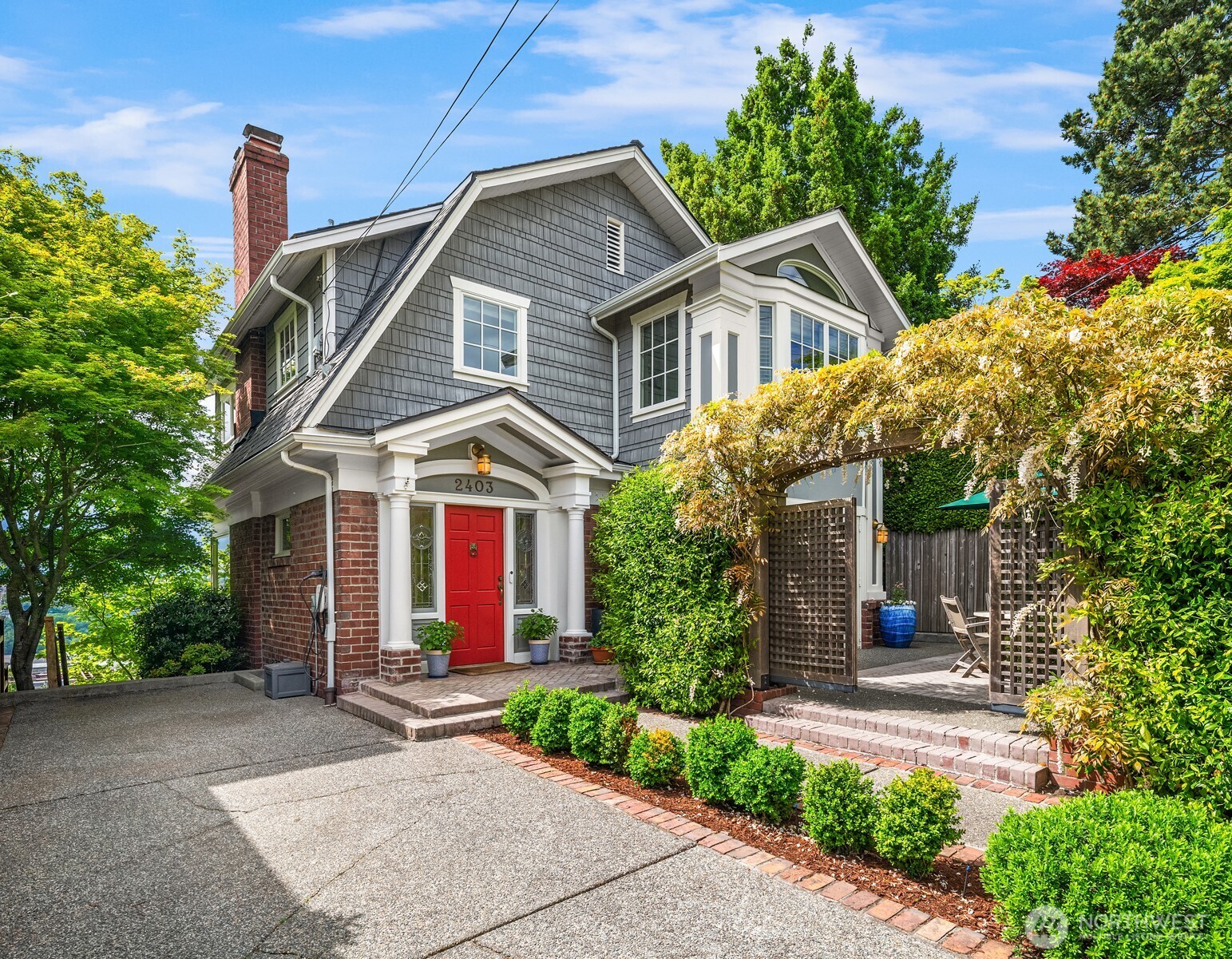 2403 11th Avenue W, Seattle, WA 98119-2501