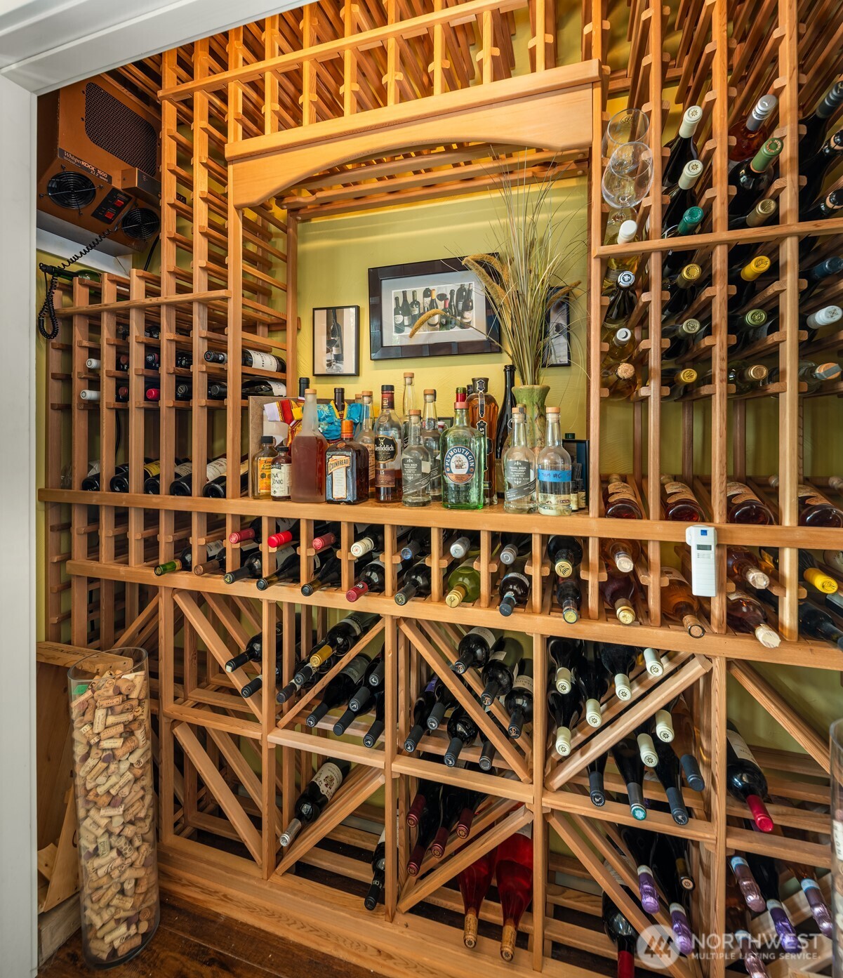 2403 11th Avenue W, Seattle, WA 98119-2501