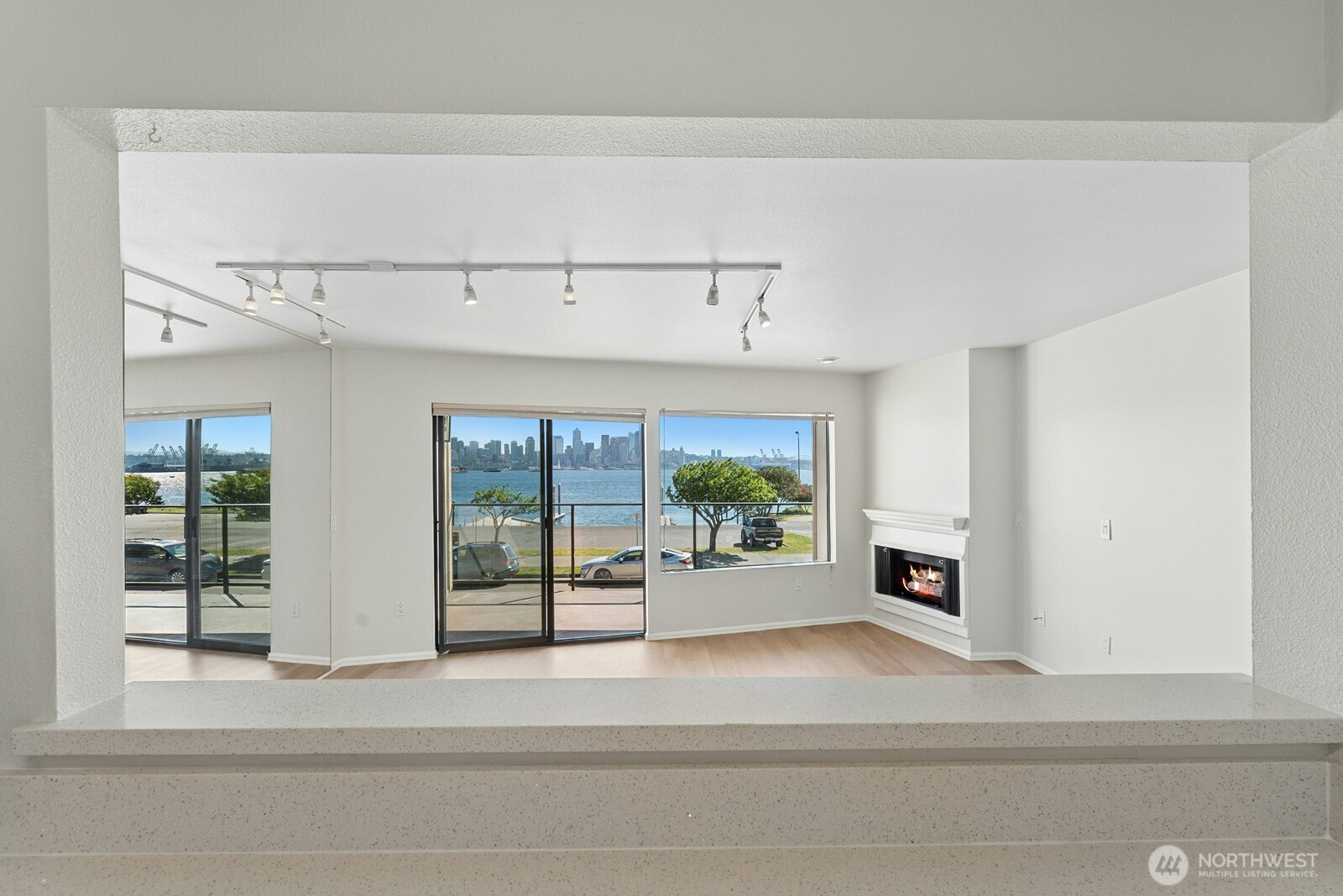 1221 Harbor Avenue SW #105, Seattle, WA 98116-1745