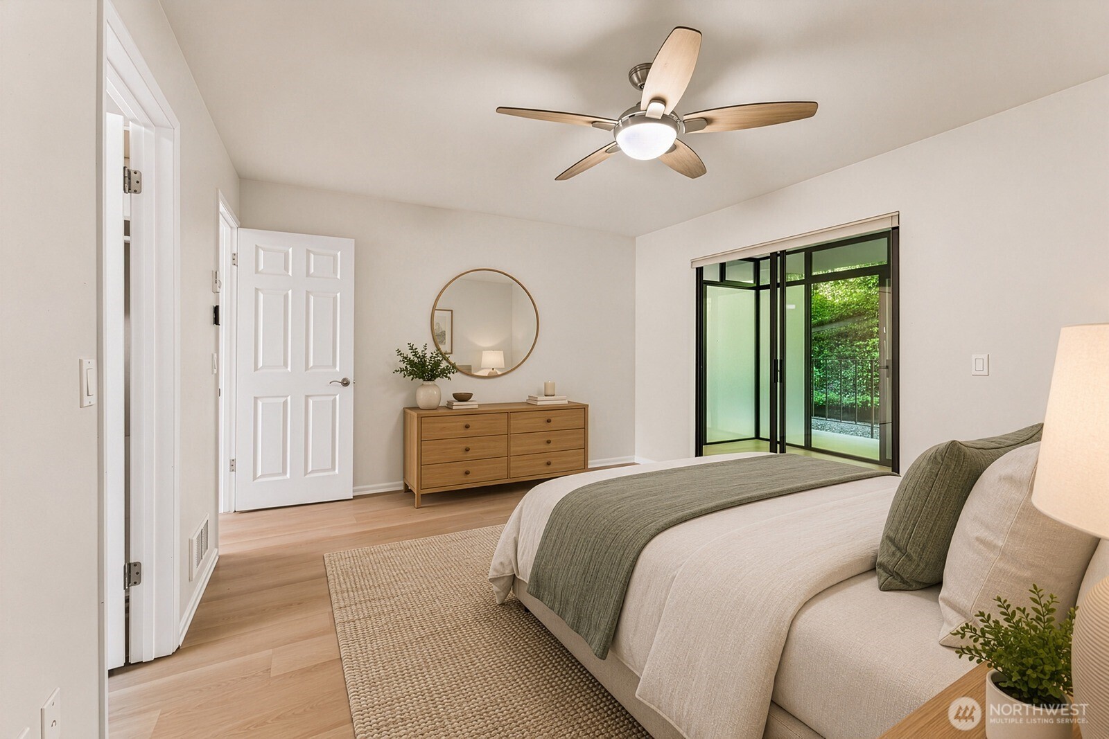 1221 Harbor Avenue SW #105, Seattle, WA 98116-1745
