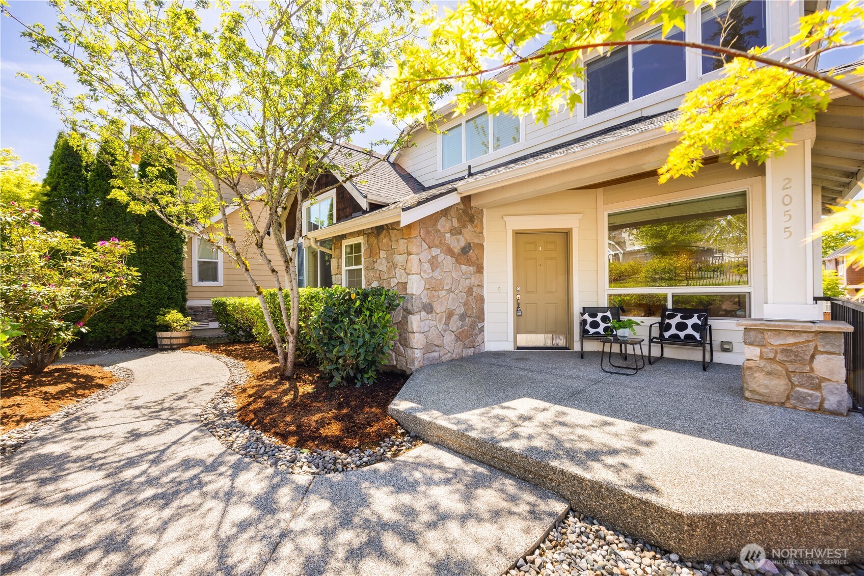 2055 Larchmount Drive NE, Issaquah, WA 98029