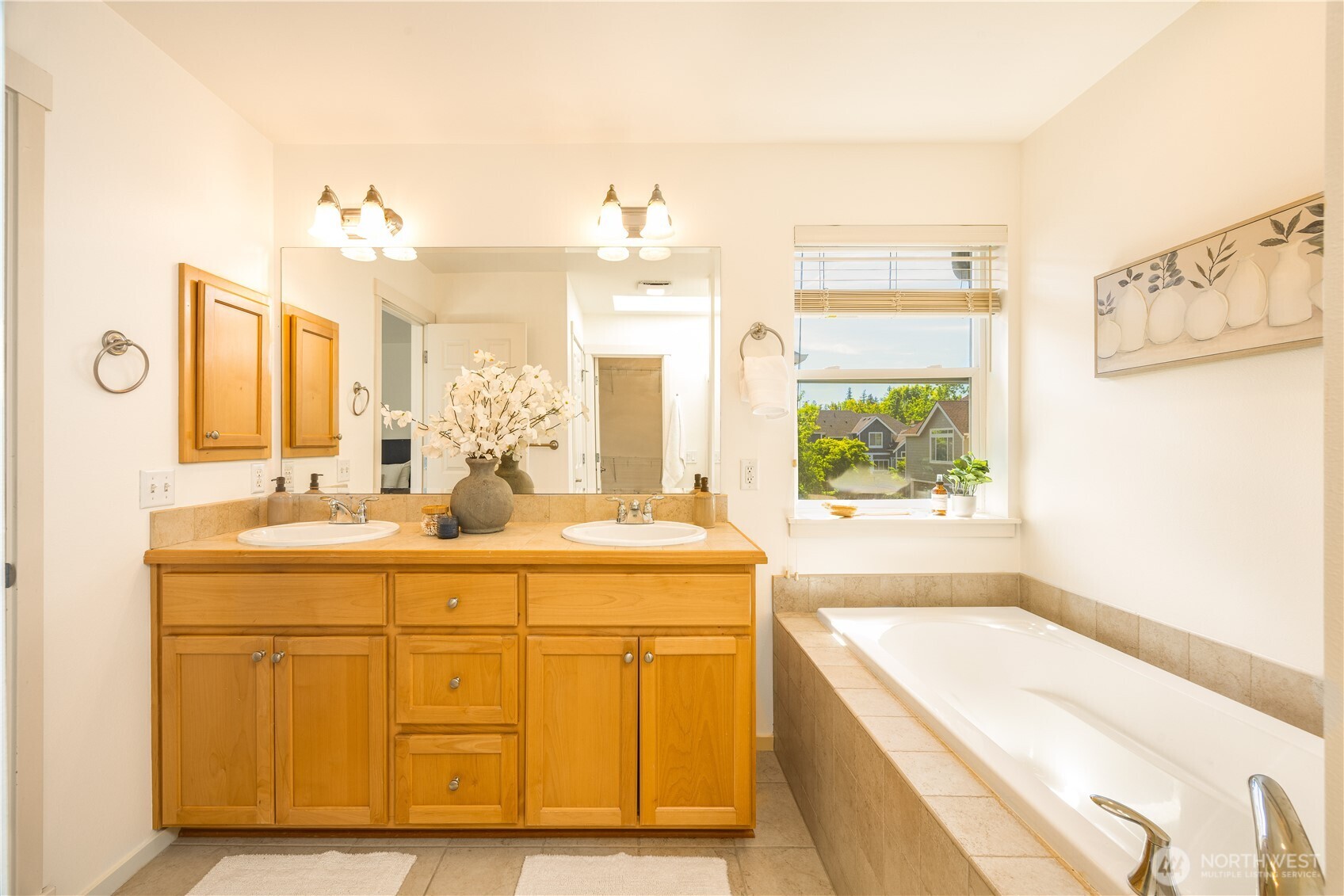2055 Larchmount Drive NE, Issaquah, WA 98029