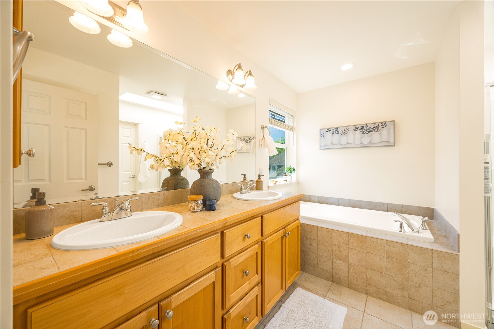 2055 Larchmount Drive NE, Issaquah, WA 98029