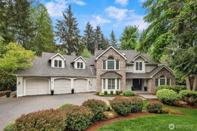 14214 216th Avenue NE, Woodinville, WA 98077