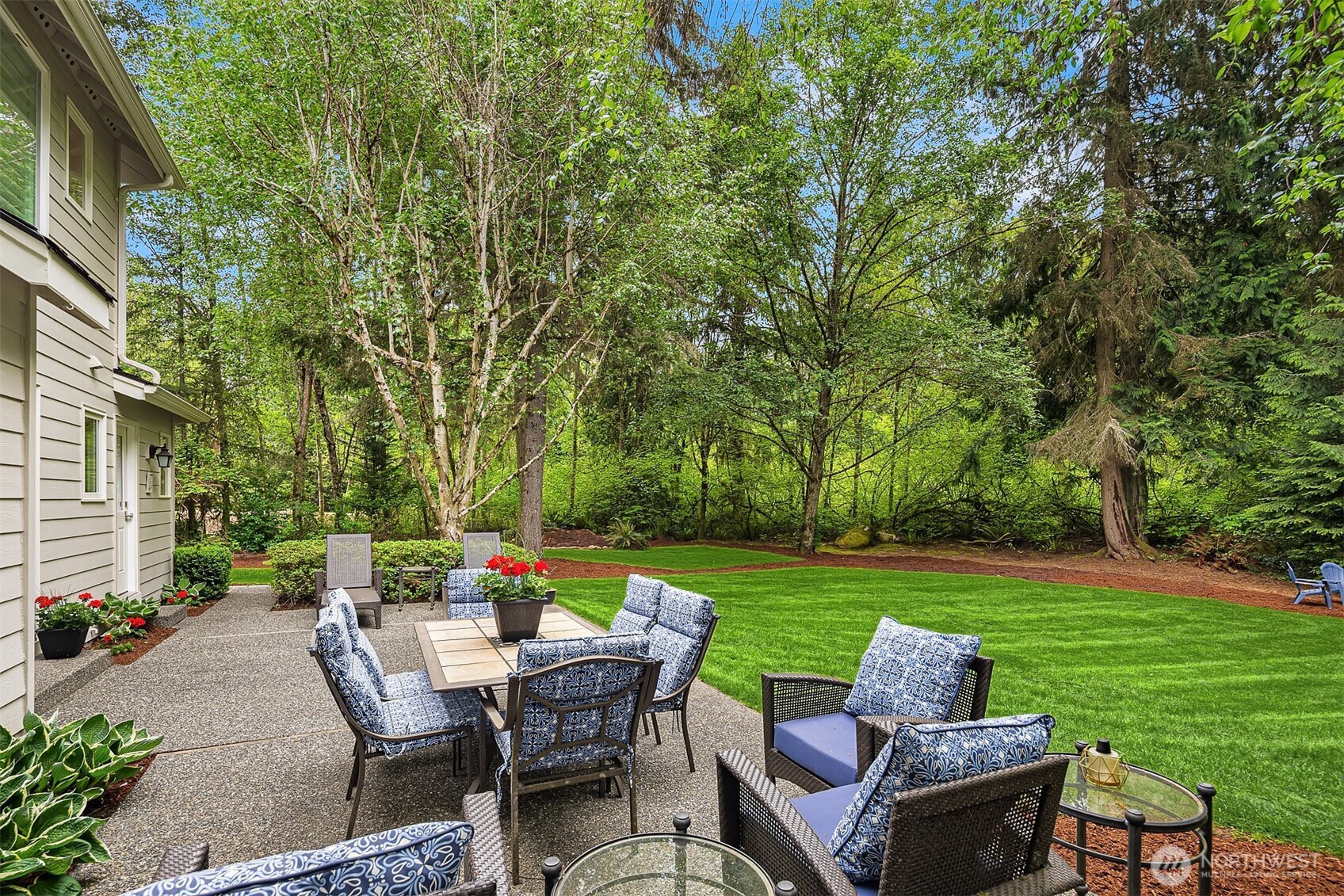 14214 216th Avenue NE, Woodinville, WA 98077