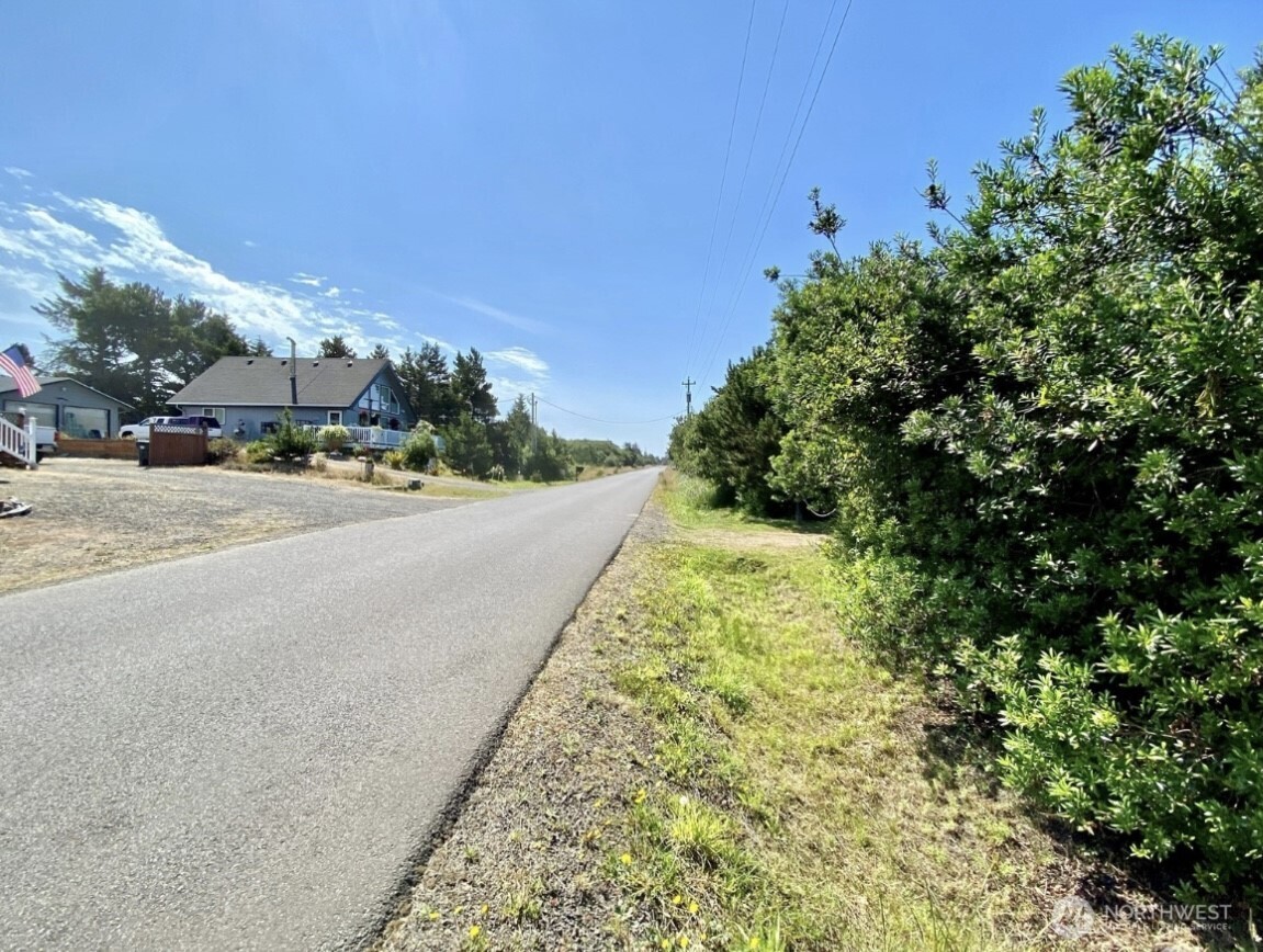 525 Sand Dune Avenue SW, Ocean Shores, WA 98569