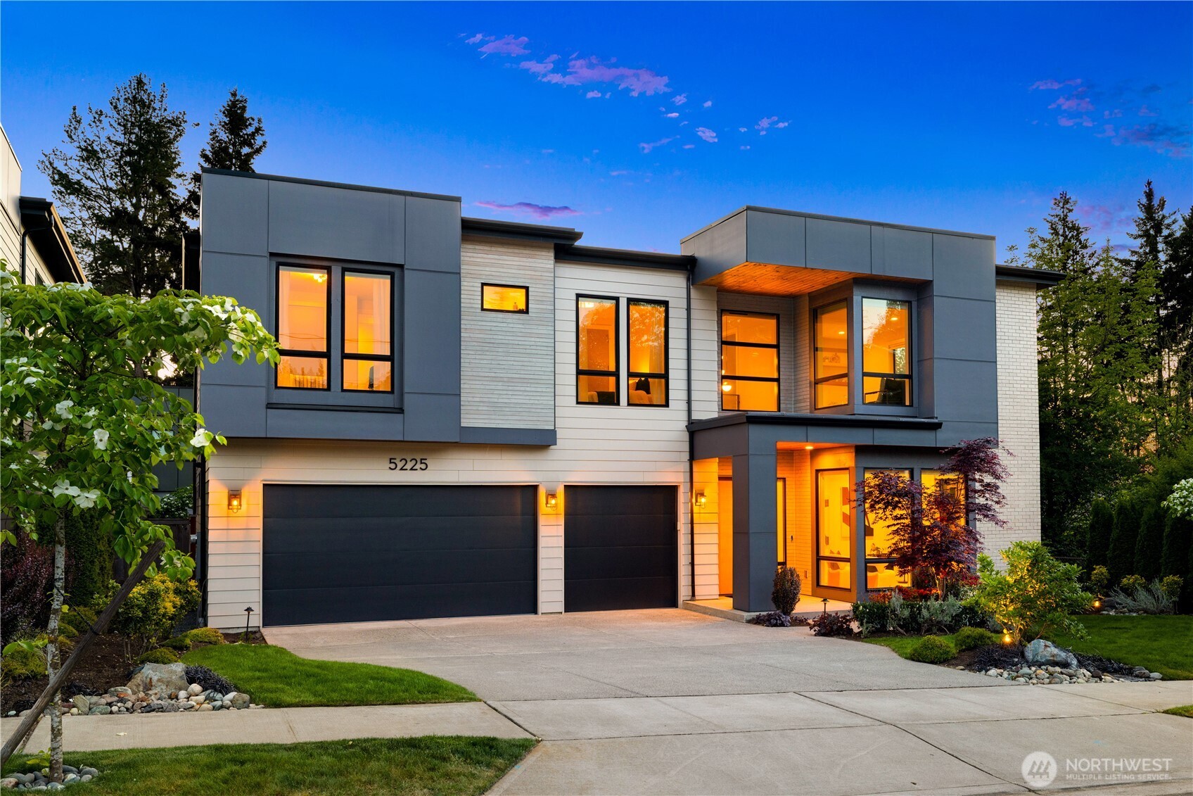 5225 114th Ave NE , Kirkland, WA 98033