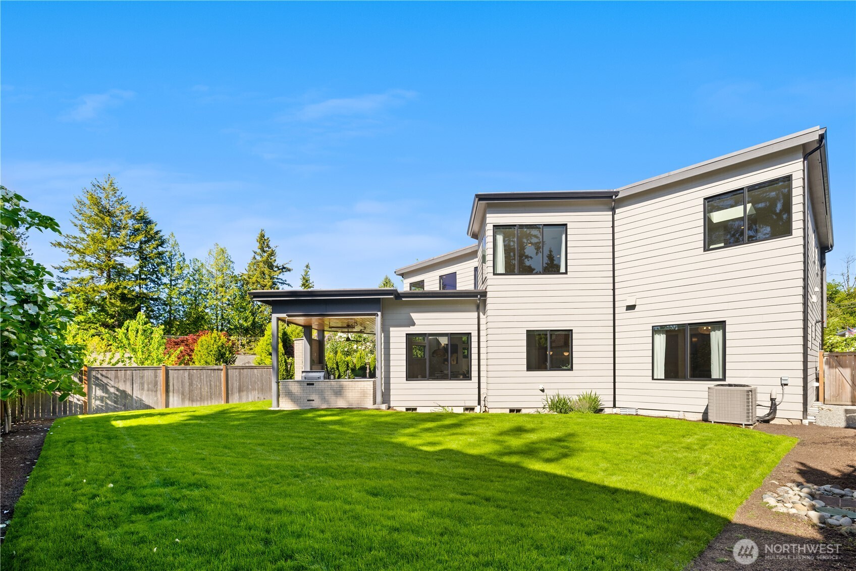 5225 114th Ave NE , Kirkland, WA 98033